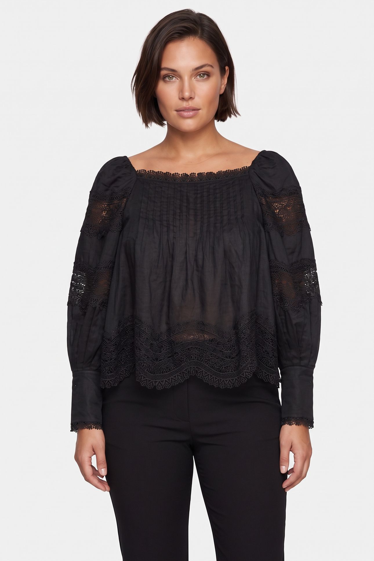 LA BRYCE TREASURE BLOUSE BLACK 1