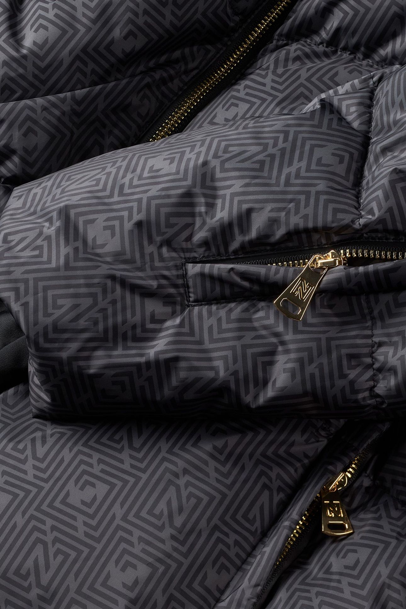 NEWPORT LOGO JACKET BLACK 5