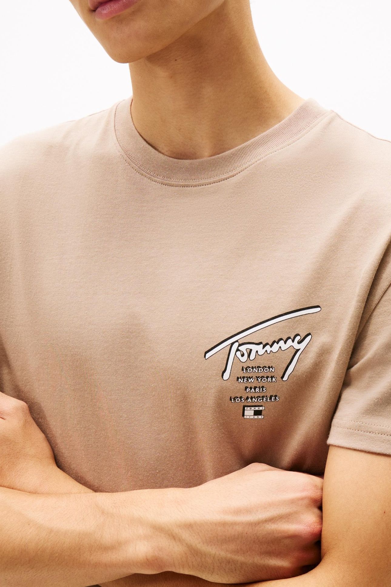 TJM REG SIGN CITY TEE COASTAL TAUPE 5