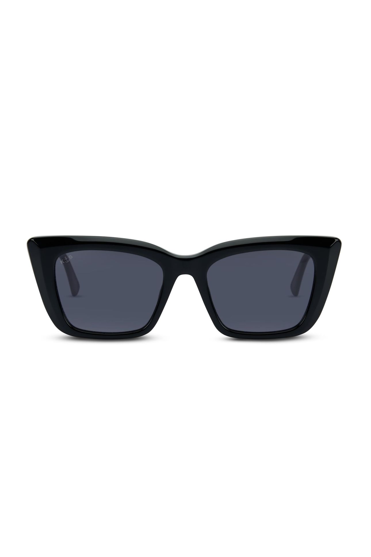 CASSIS ALL BLACK 1