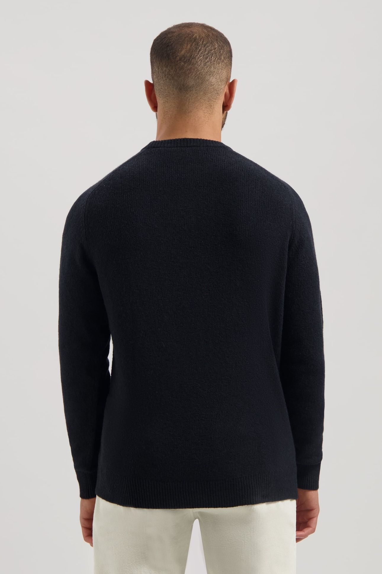 DS_YVAIN CREWNECK BLACK 3