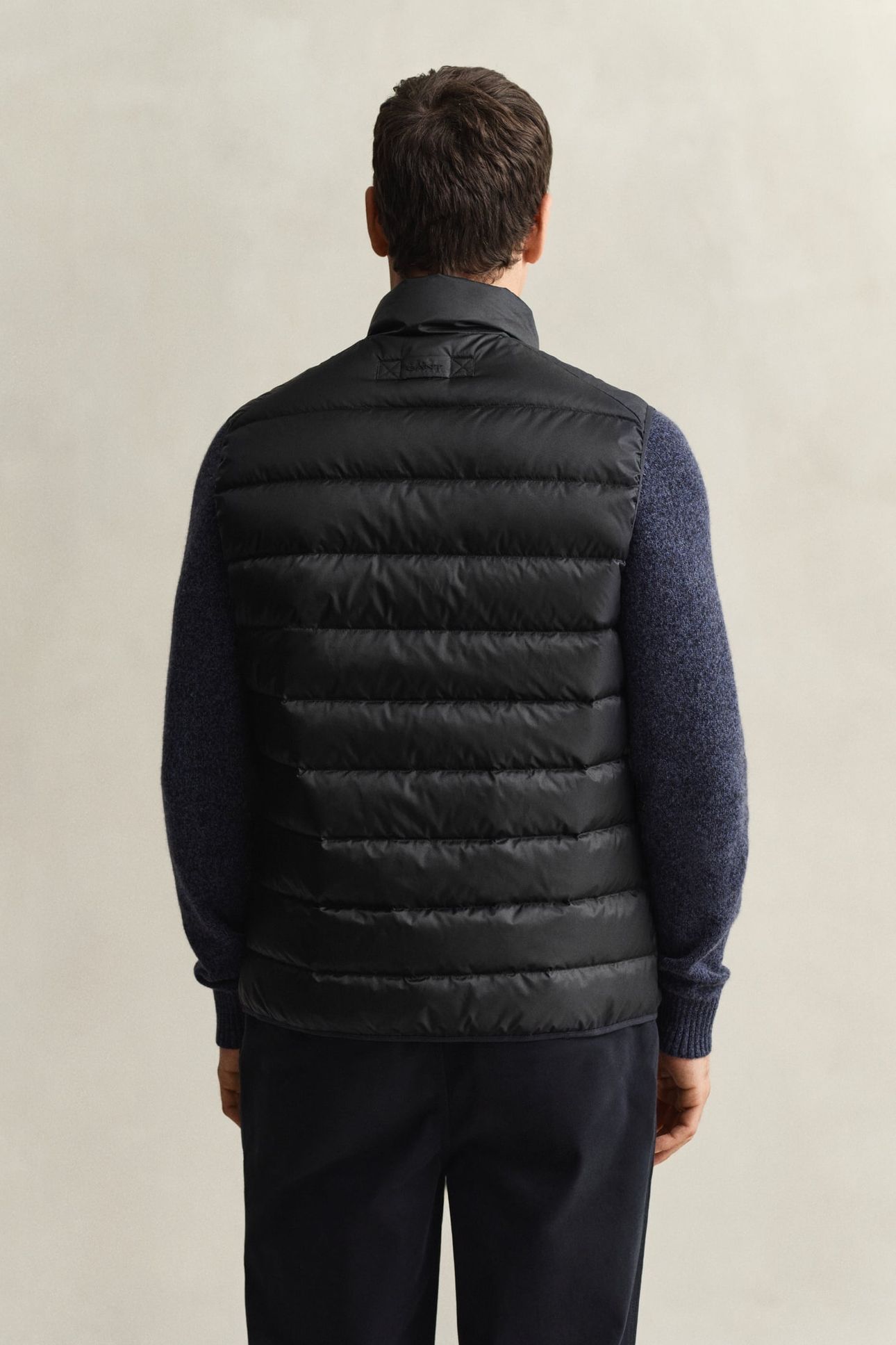 LIGHT DOWN VEST BLACK 3