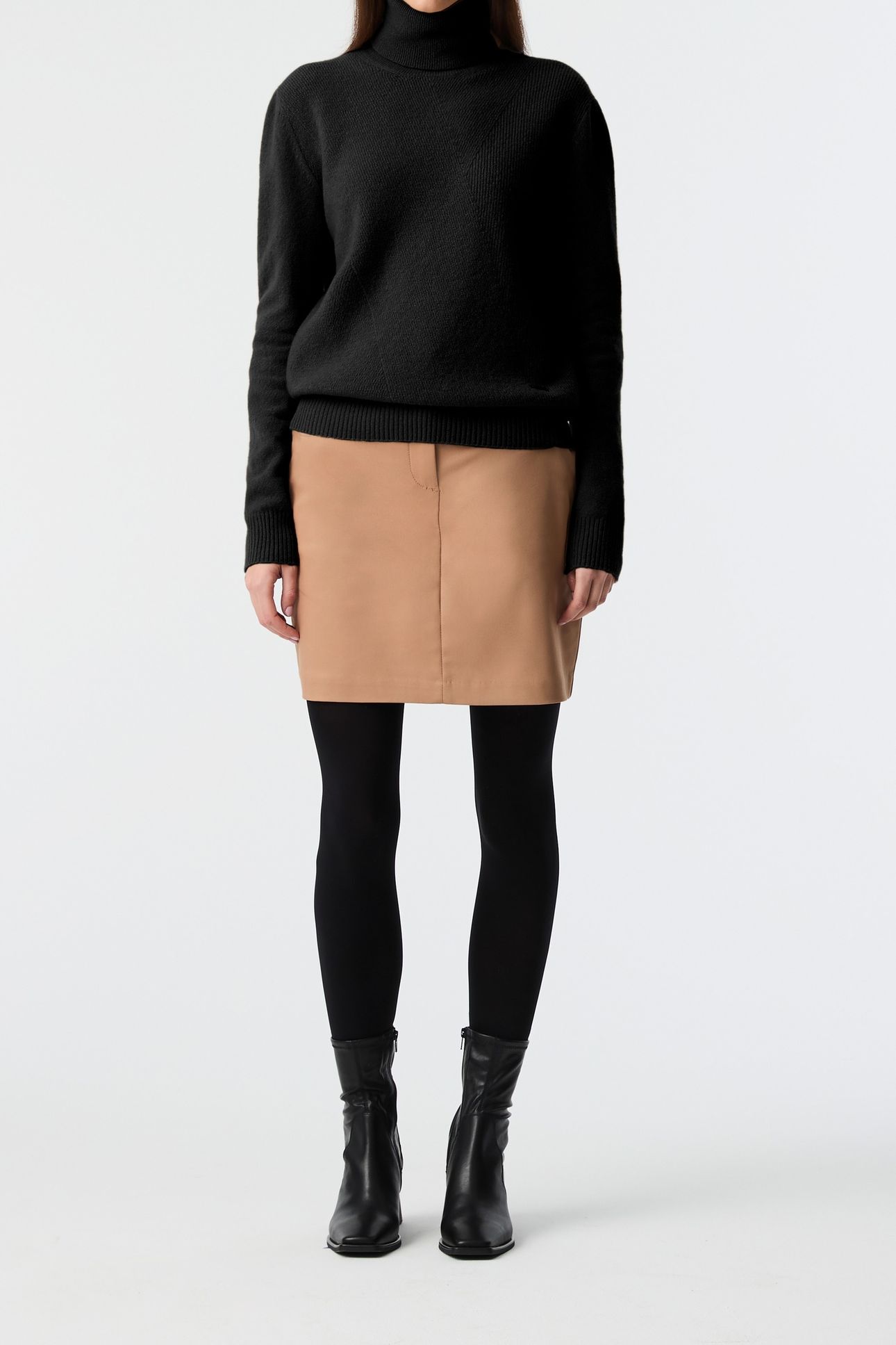 FAMMA V1.Y9.02 PULLOVER BLACK 1