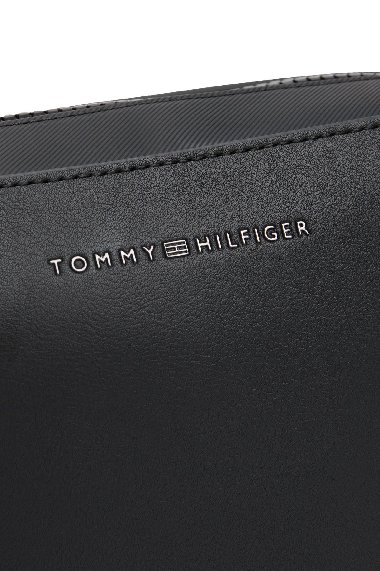 TH FOUNDATION WASHBAG BLACK 4