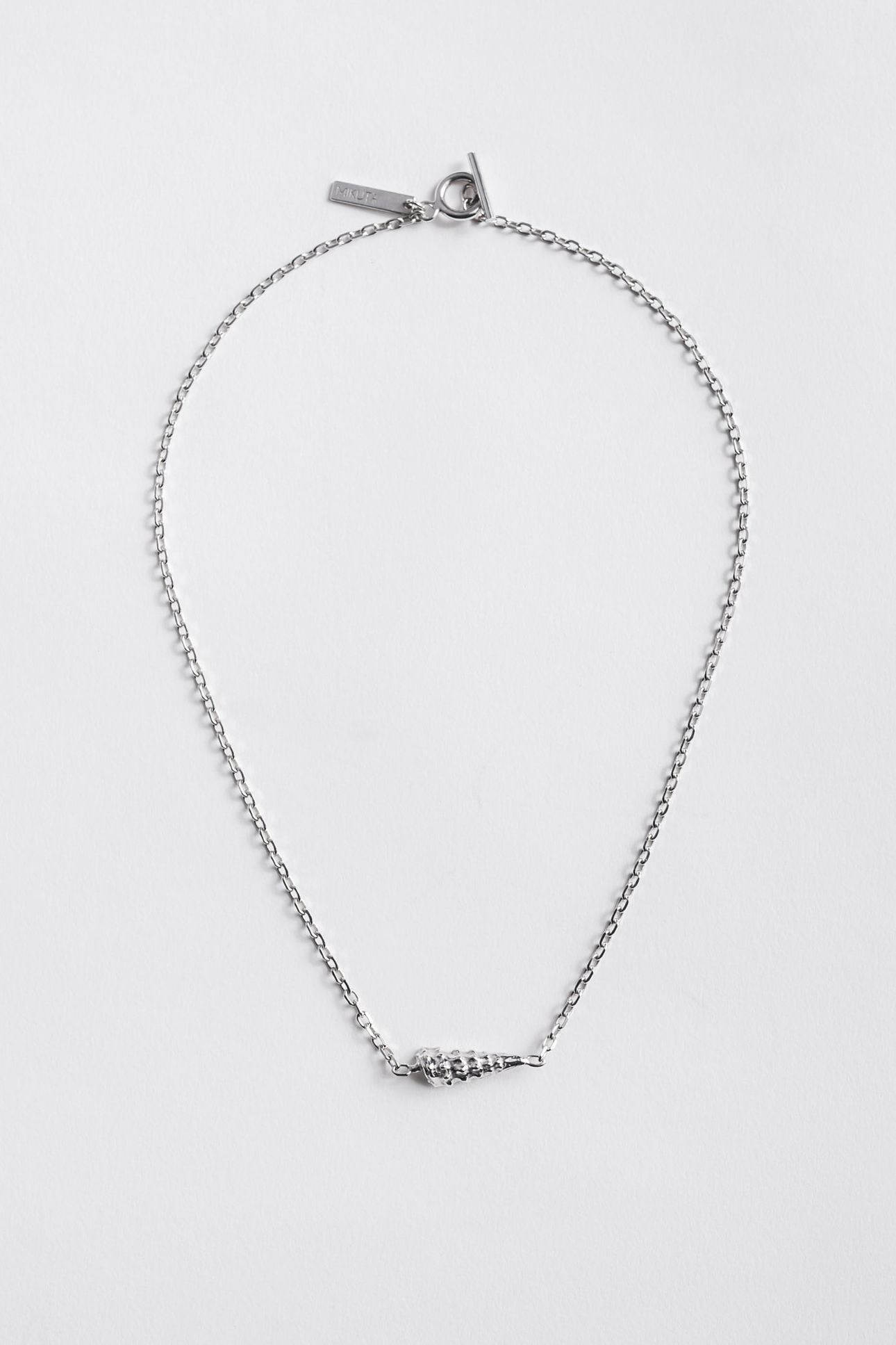 THE SHELL NECKLACE 2