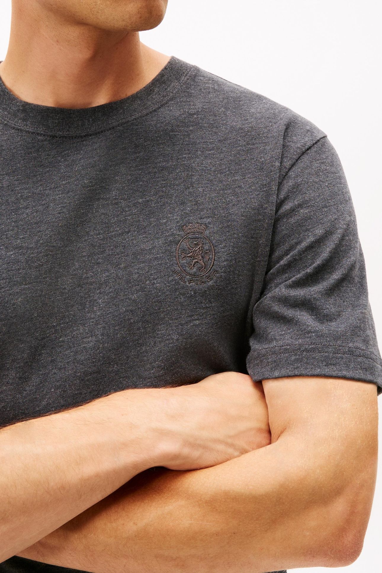 SMALL CREST GRAPHIC DARK GREY MARBLED HEATHER 5