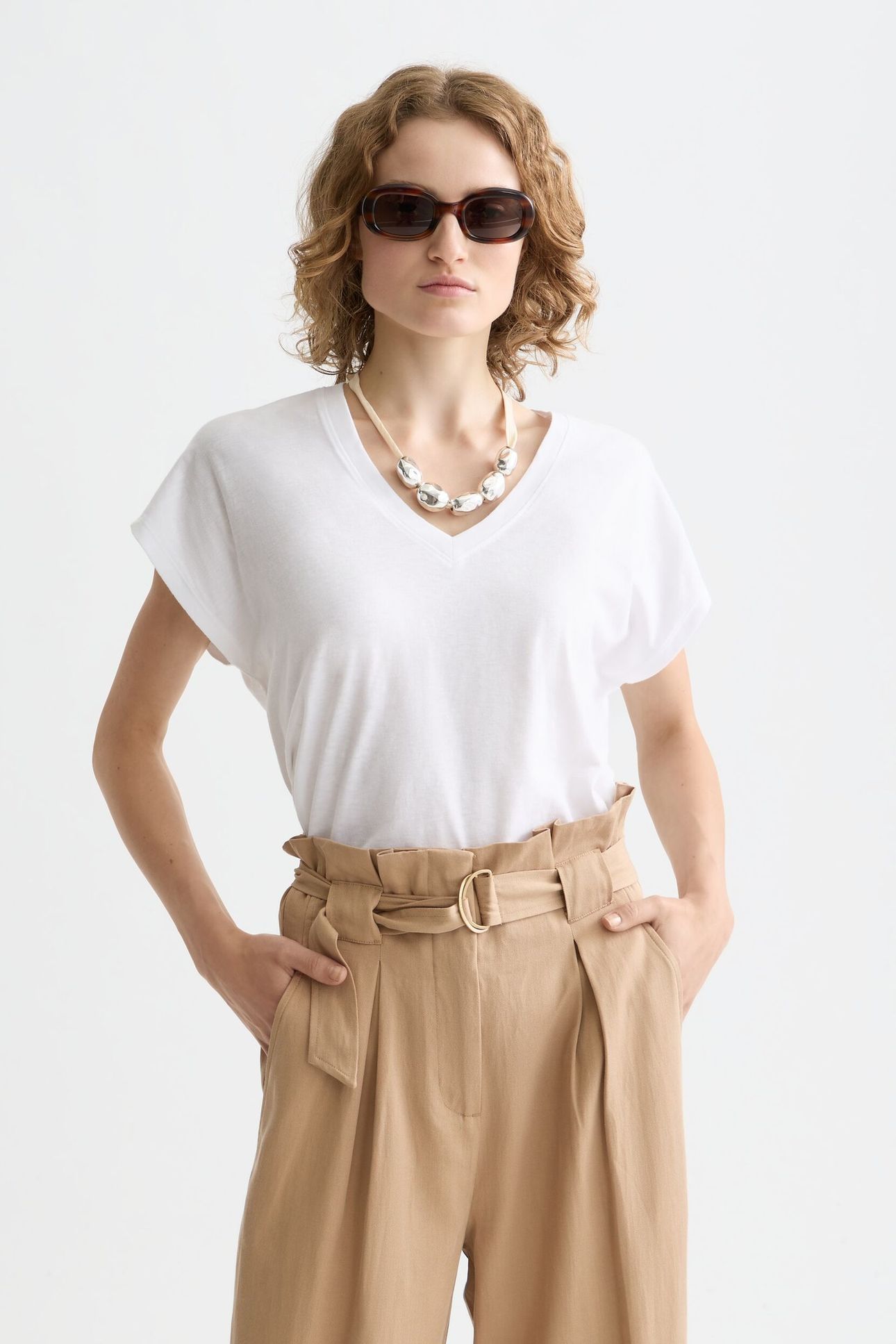 SLUB V-NECK T-SHIRT WHITE 1