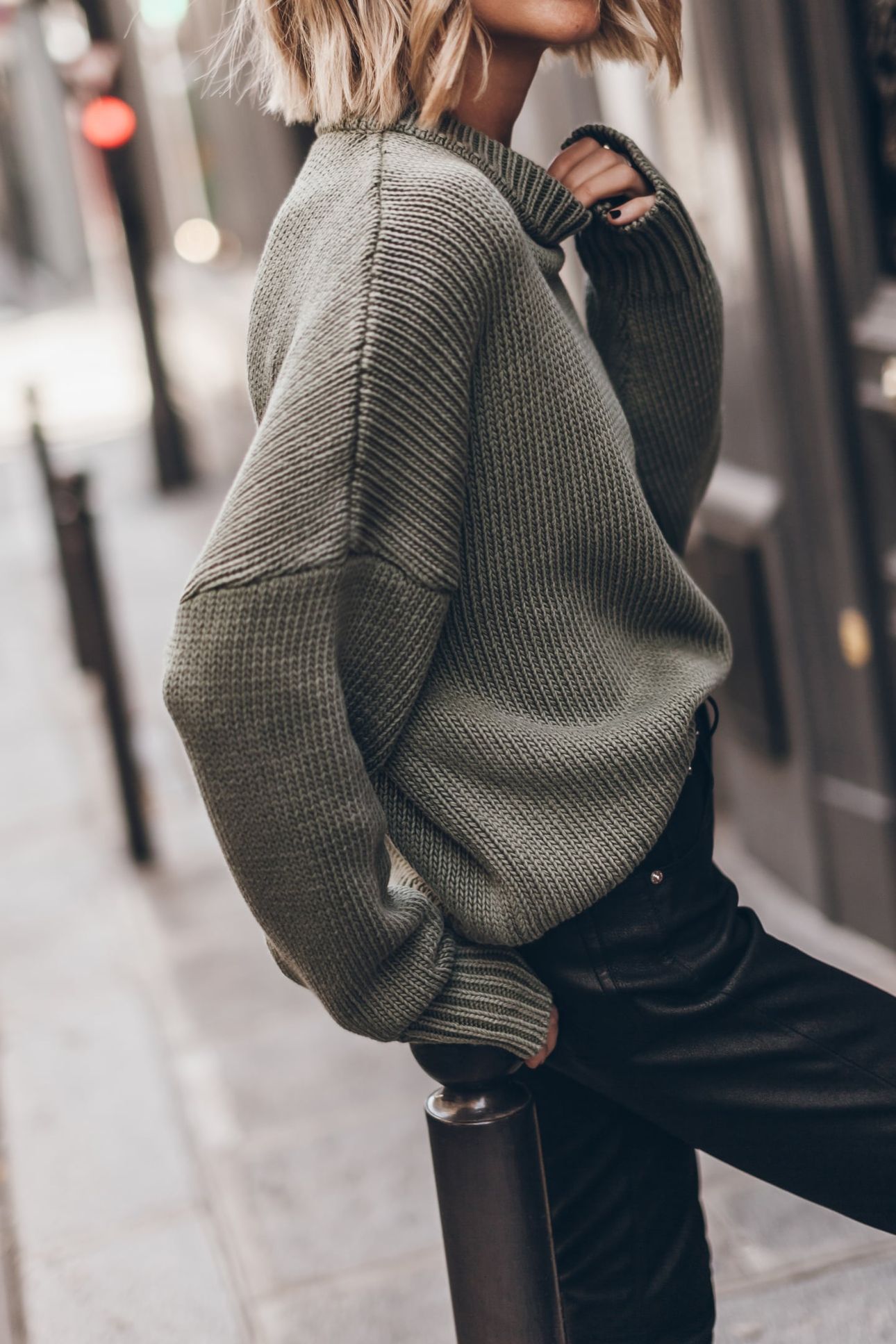 THE GREEN FADED KNIT SWEATER 2