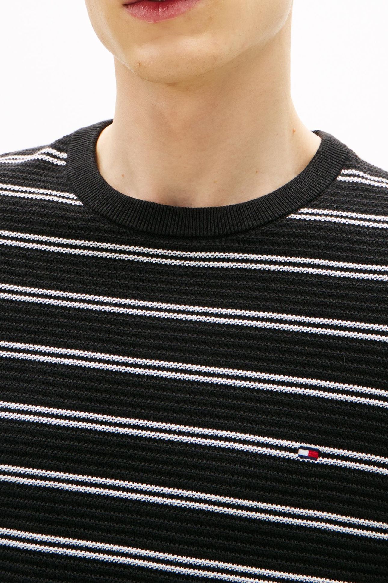 SEASONAL STRUCTURE CREW BLACK/IVORY PETAL 5
