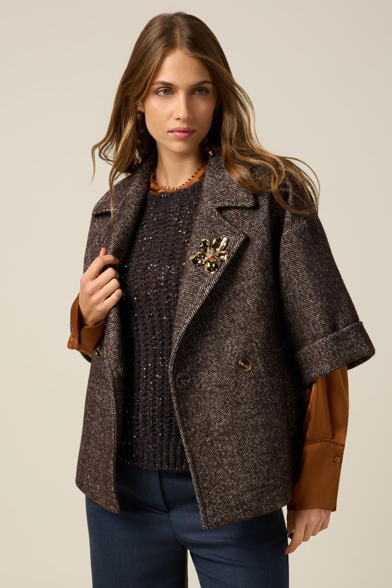 DOUBLE-BREASTED WOOL BLEND CAPE WITH BROOCH BROWN 1