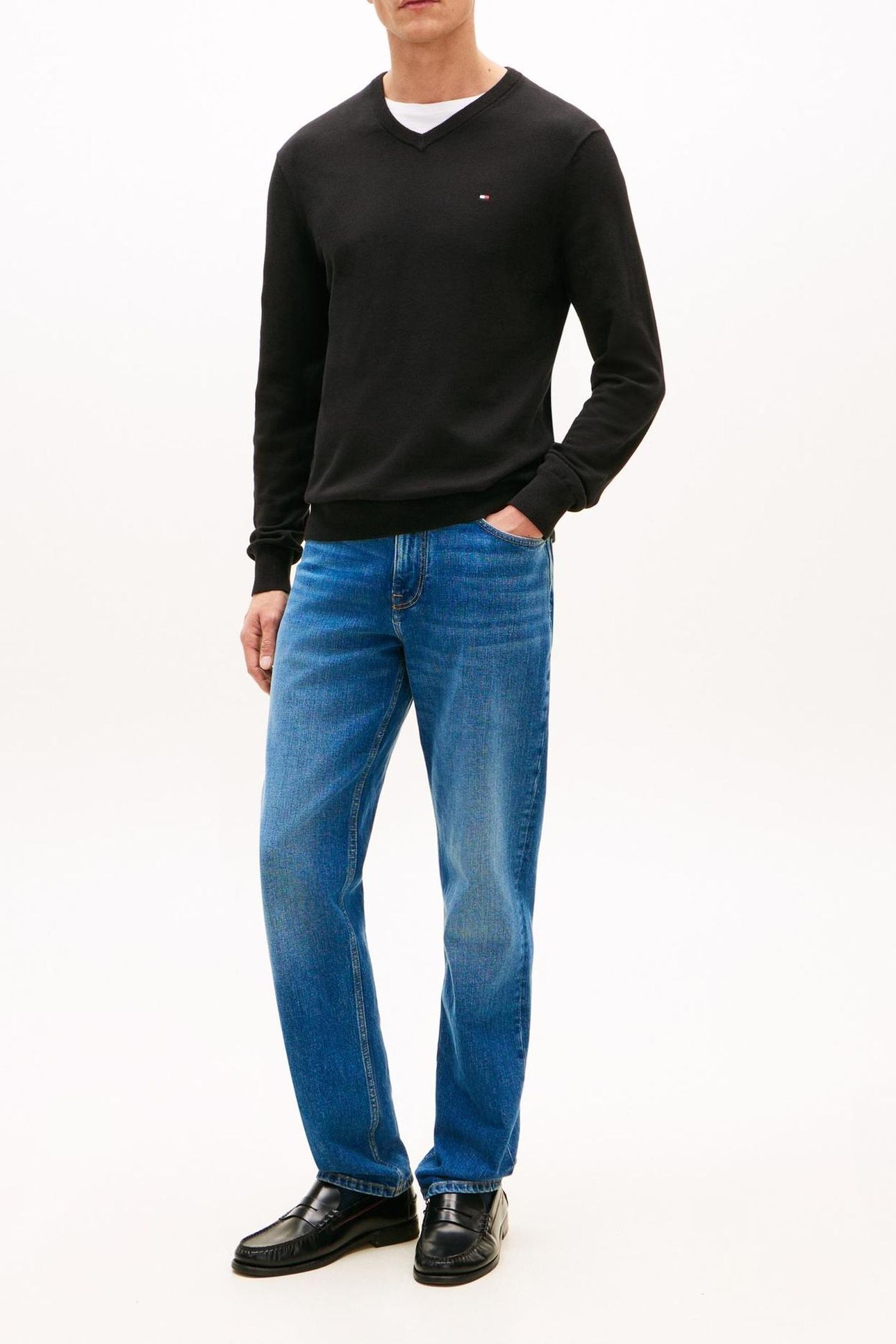 ESSENTIAL COTTON V NECK BLACK 3