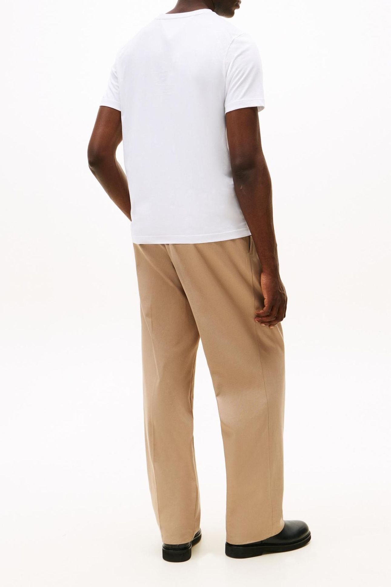 BRAND LOVE SMALL CEN TEE WHITE 3