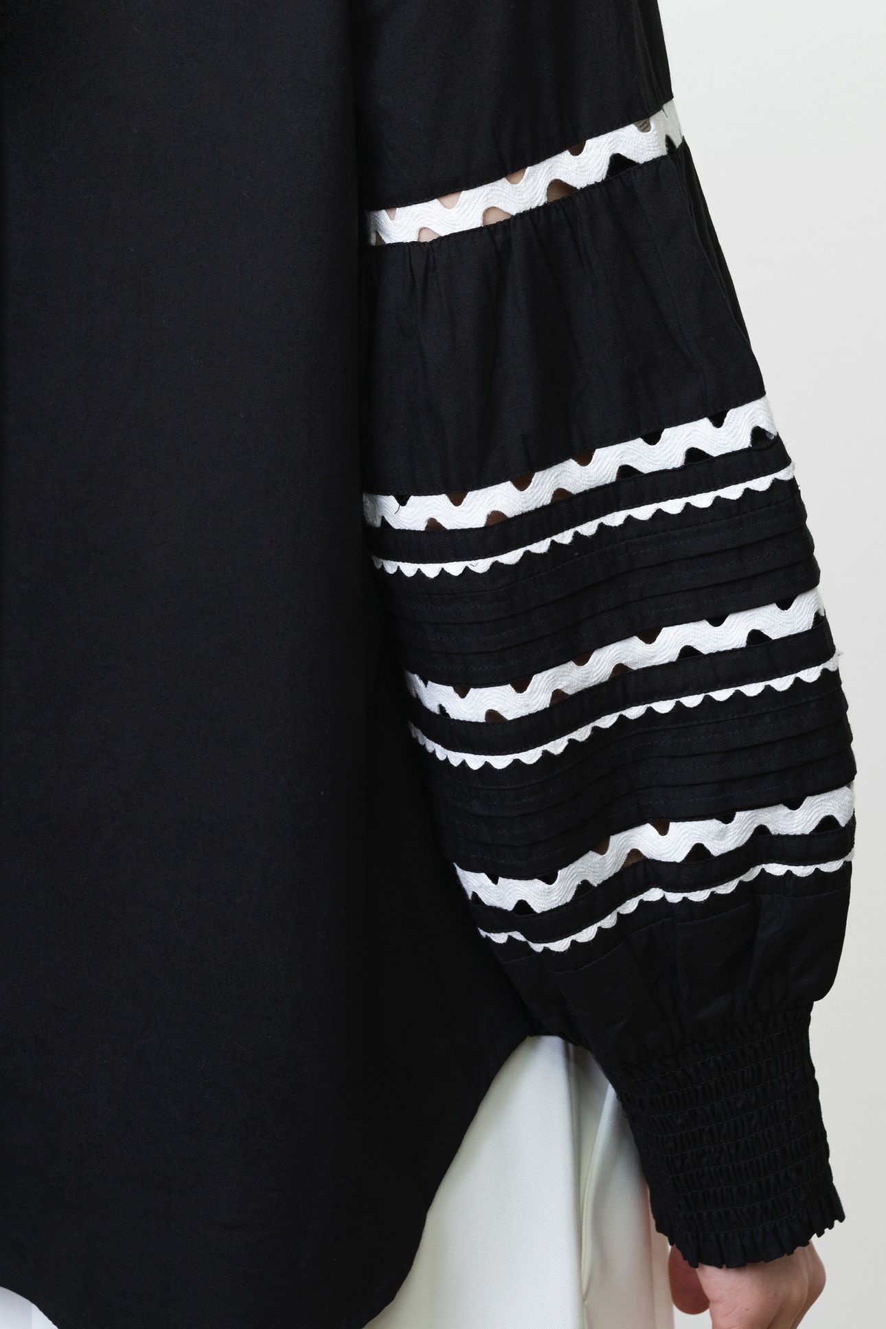 CAMBRIA COTTON RIC RAC SHIRT BLACK/LINEN WHITE 5