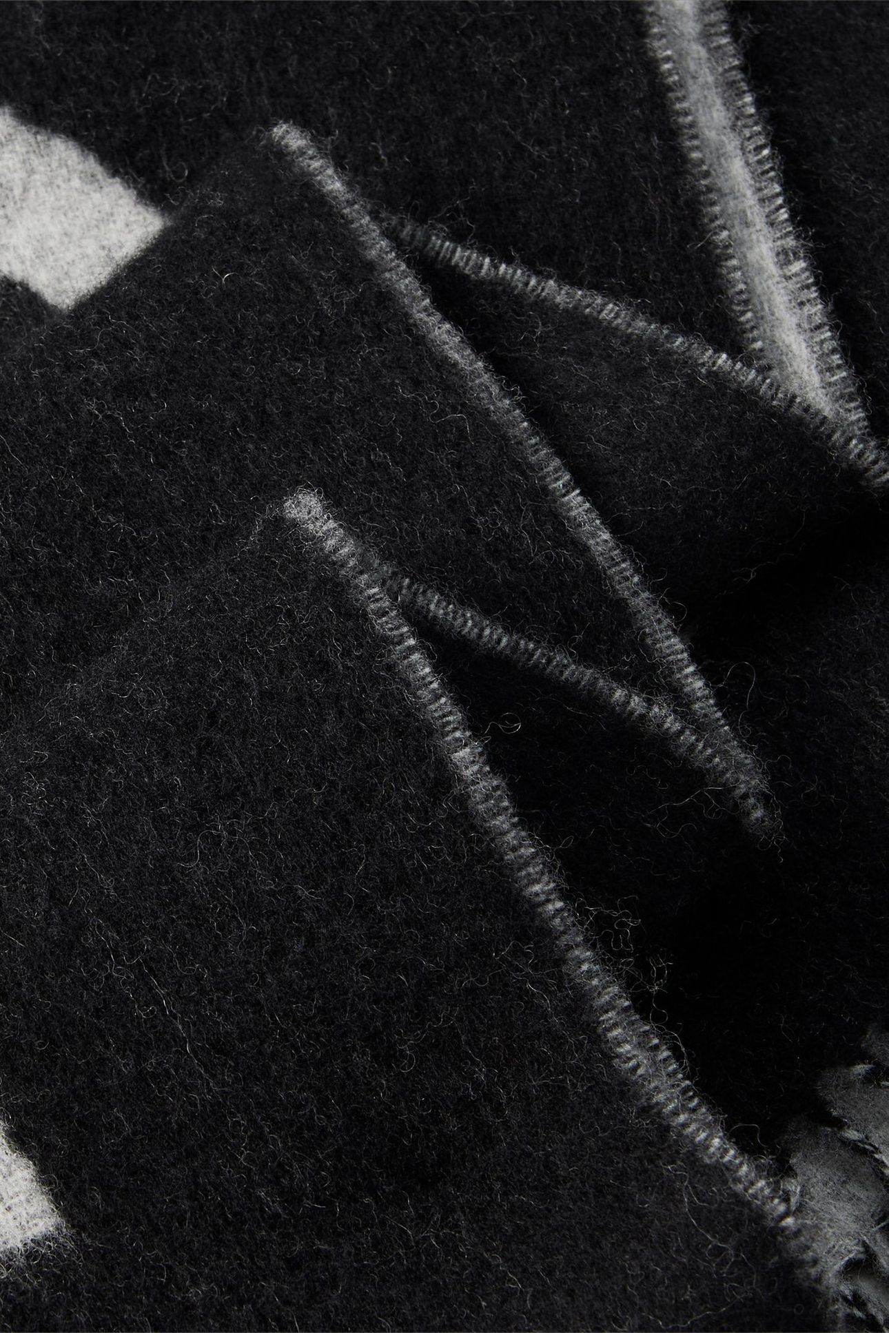 BOLD LOGO BRUSHED WOOL SCARF BLACK/QUIET GRAY 4