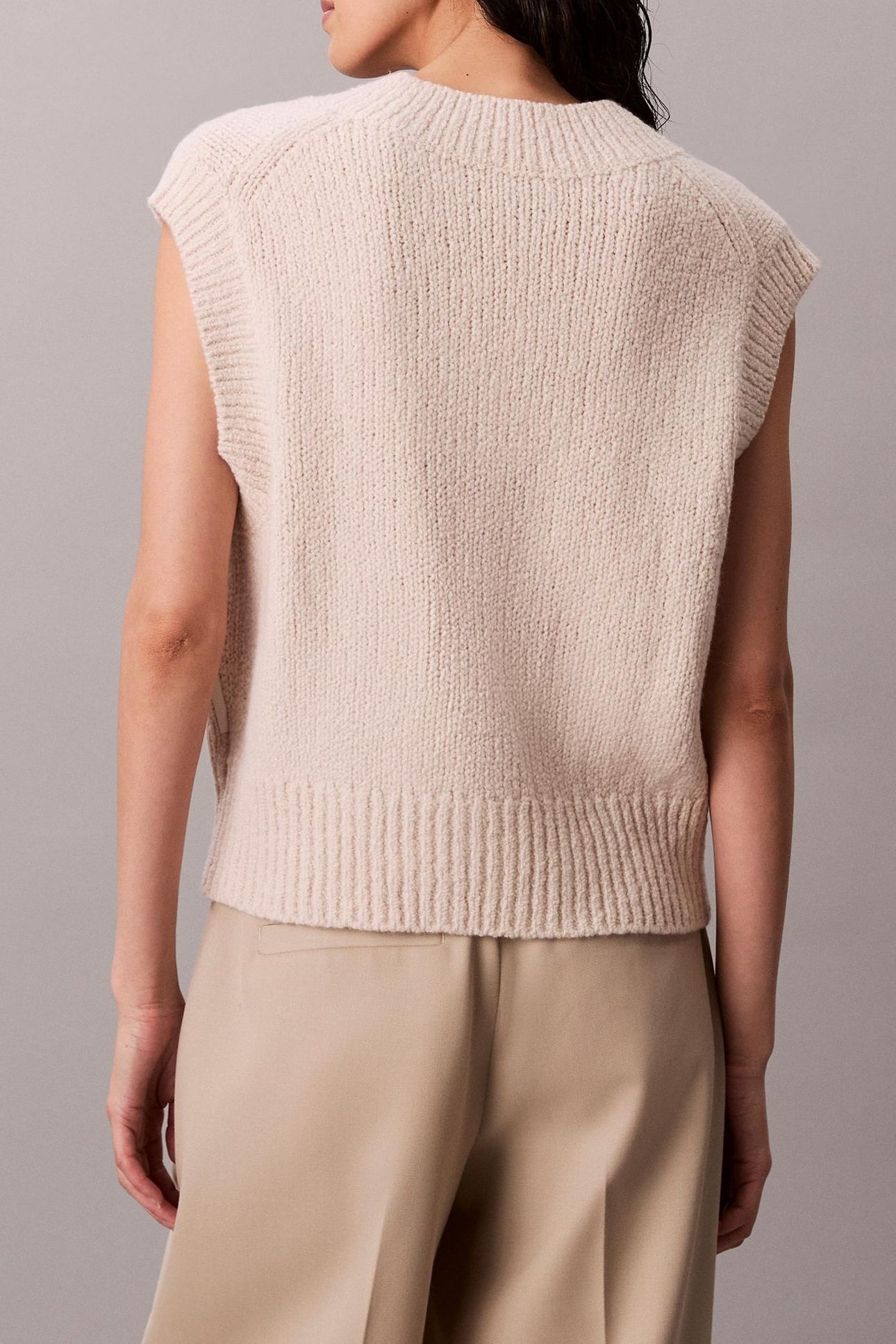 OVERSIZED BOUCLE VEST CHALK 2