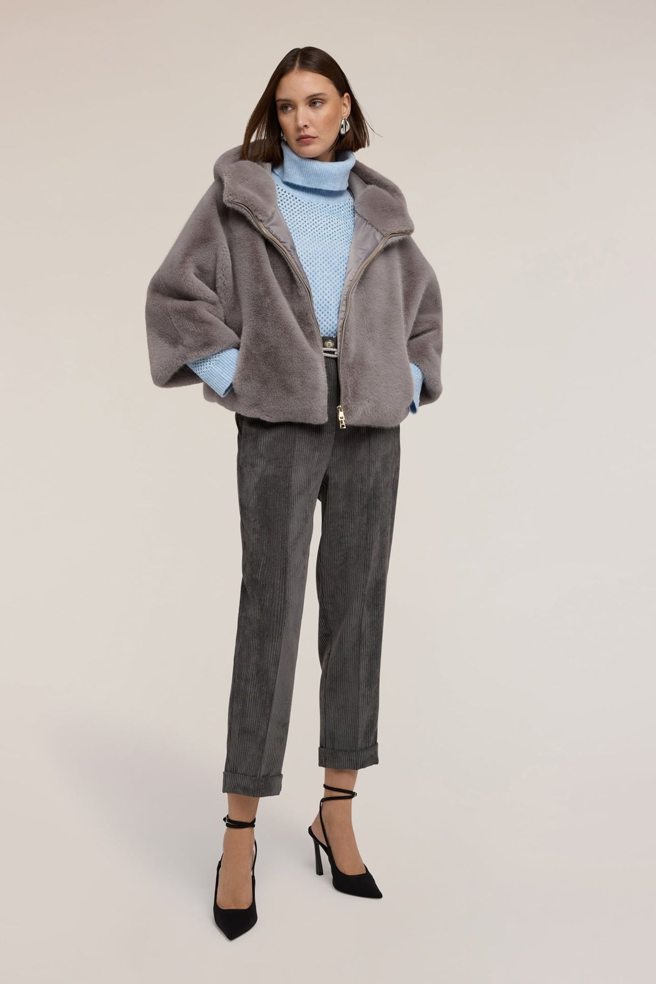HOODED CAPE WITH PLUSH EFFECT GREY 1