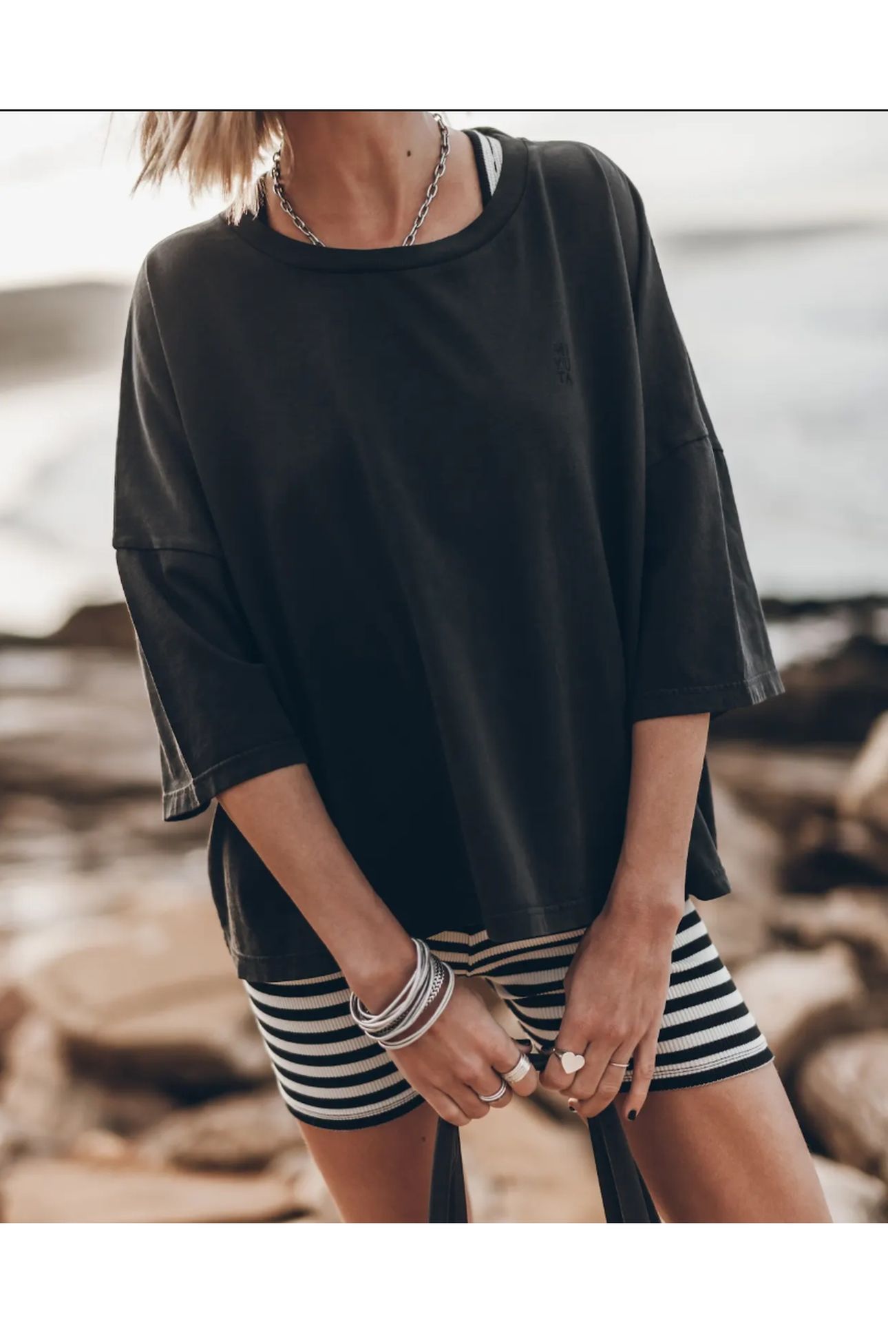 THE DARK LOOSE COTTON T-SHIRT 1