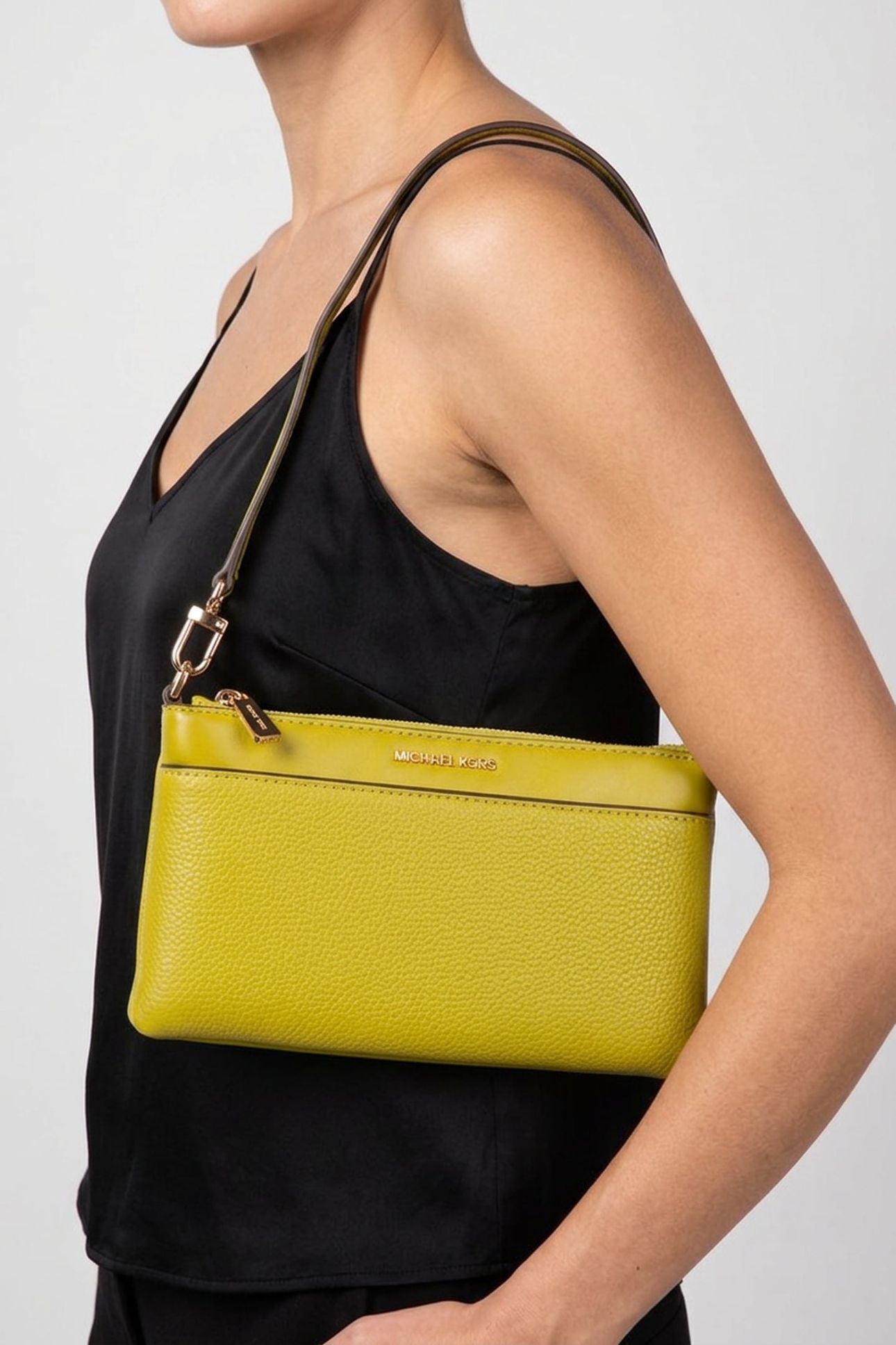 MEDIUM TOP ZIP CONVERTIBLE WRISTLET APPLE 2