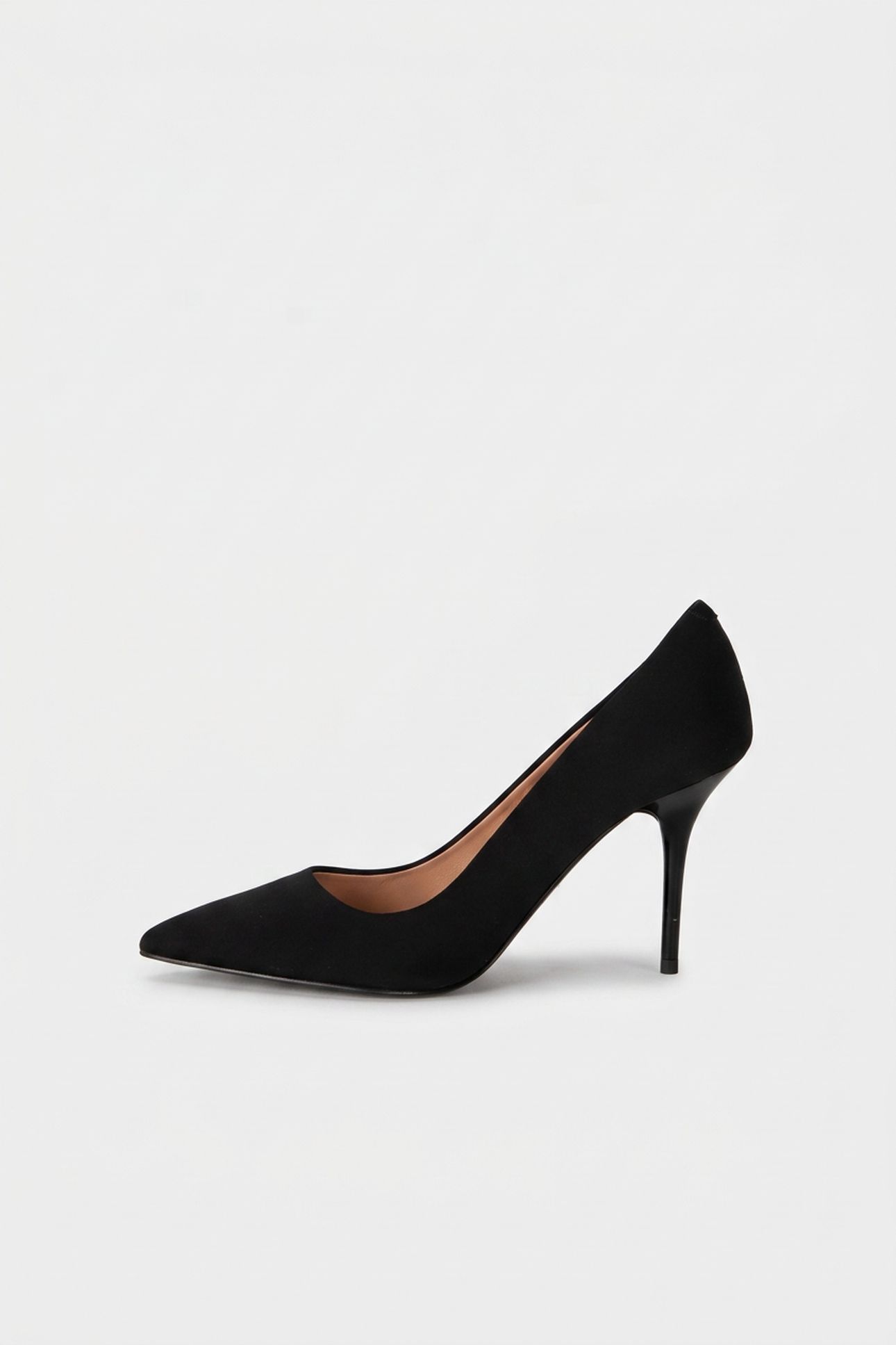 PUMP BLACK 4