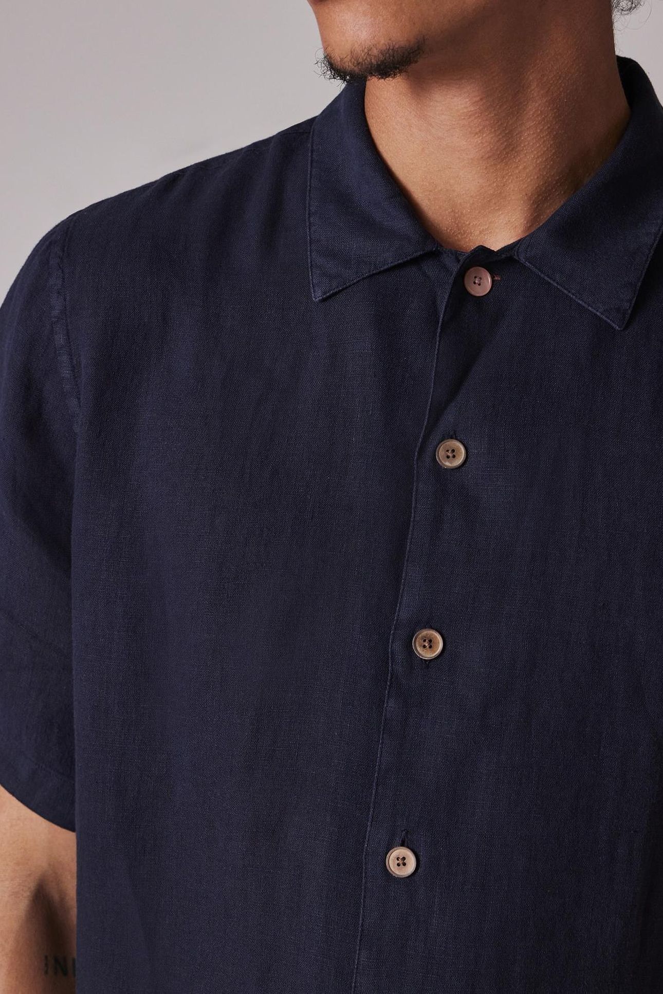 MENS SS CASUAL FIT SHIRT VERY DARK NAVY 7