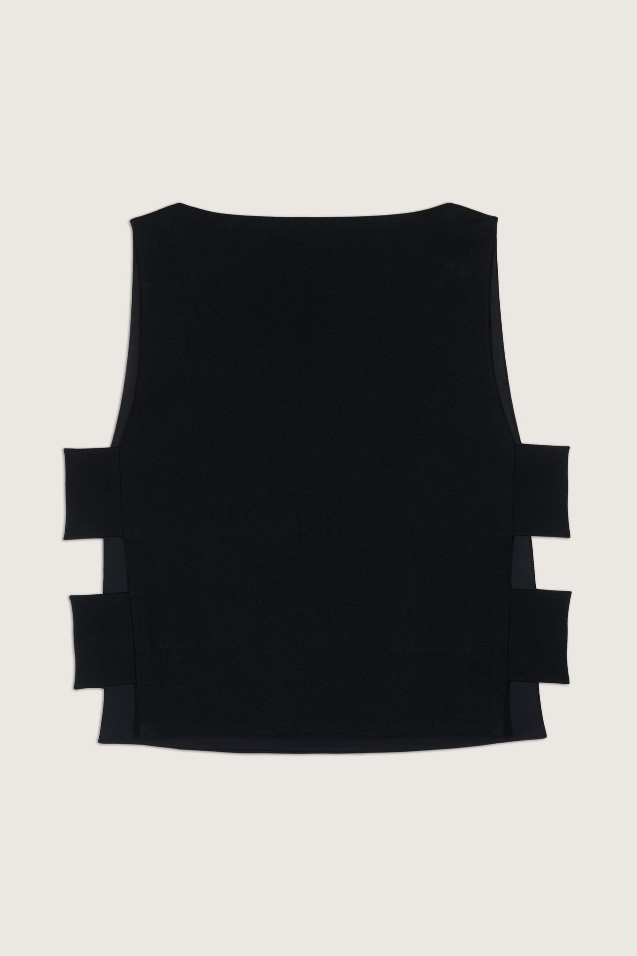 SLEEVELESS TOP BLACK 3