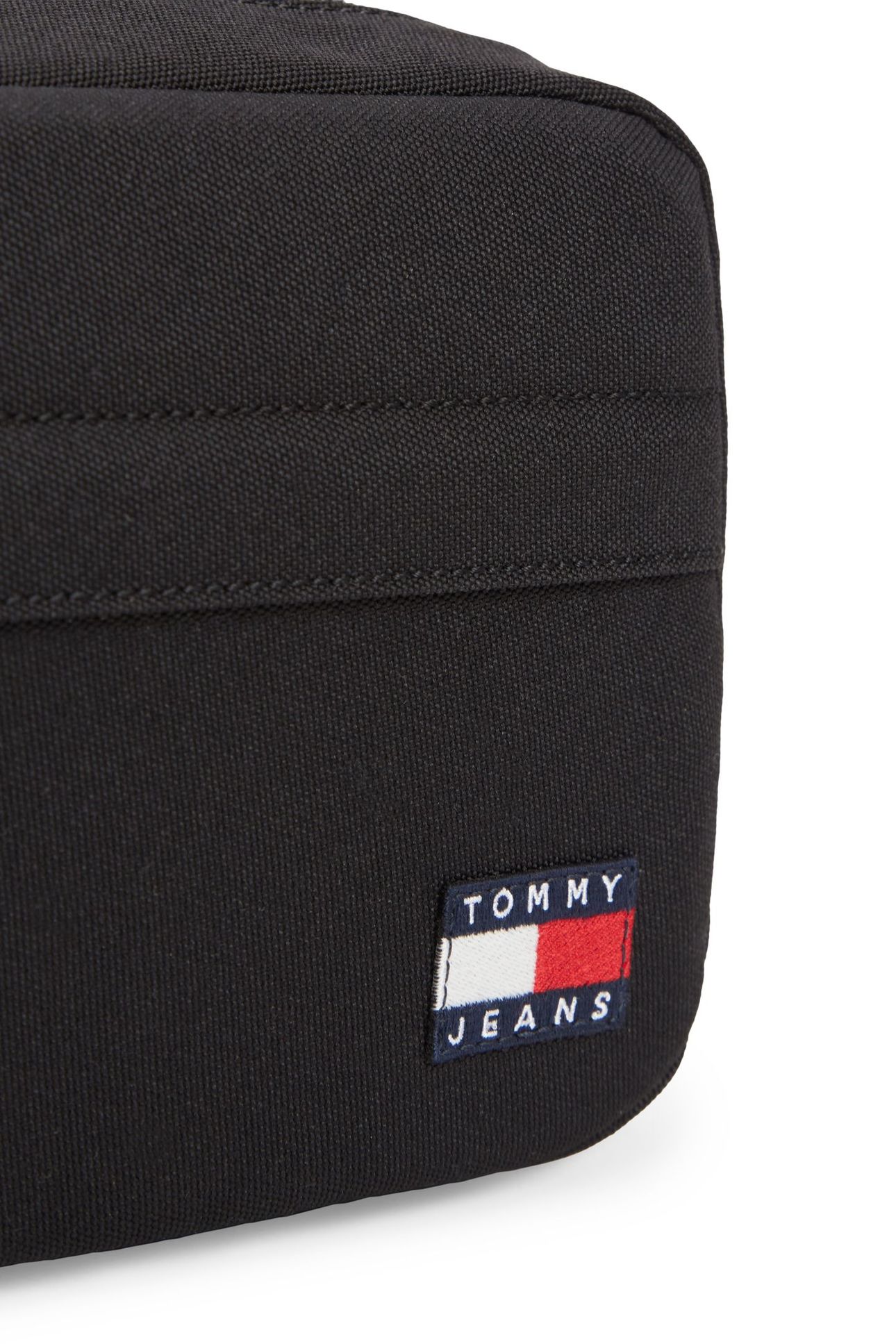 TJM ESSENTIAL DAILY WASHBAG BLACK 4
