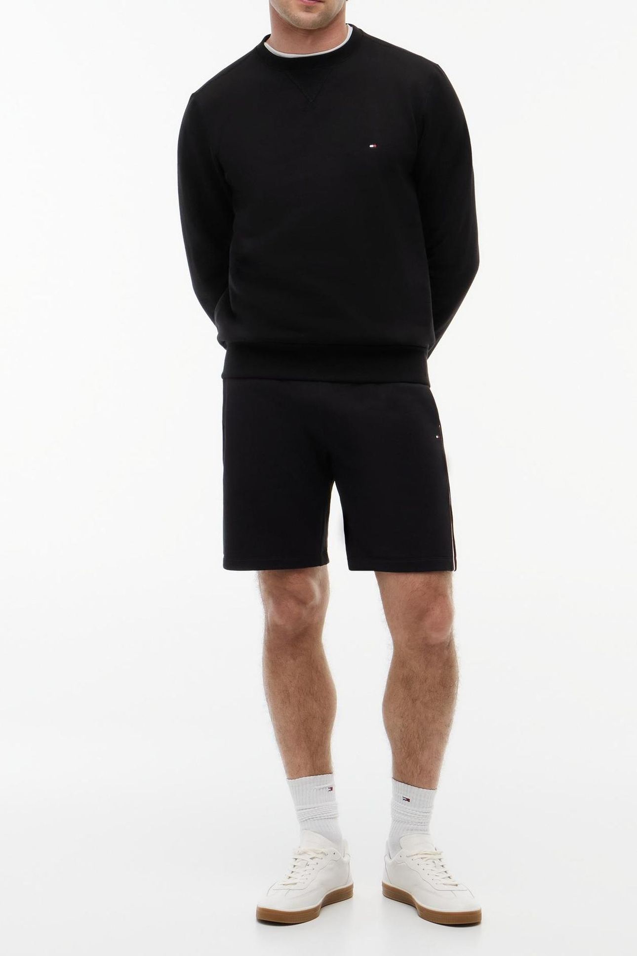 ESSENTIAL FLEECE CREW BLACK 5