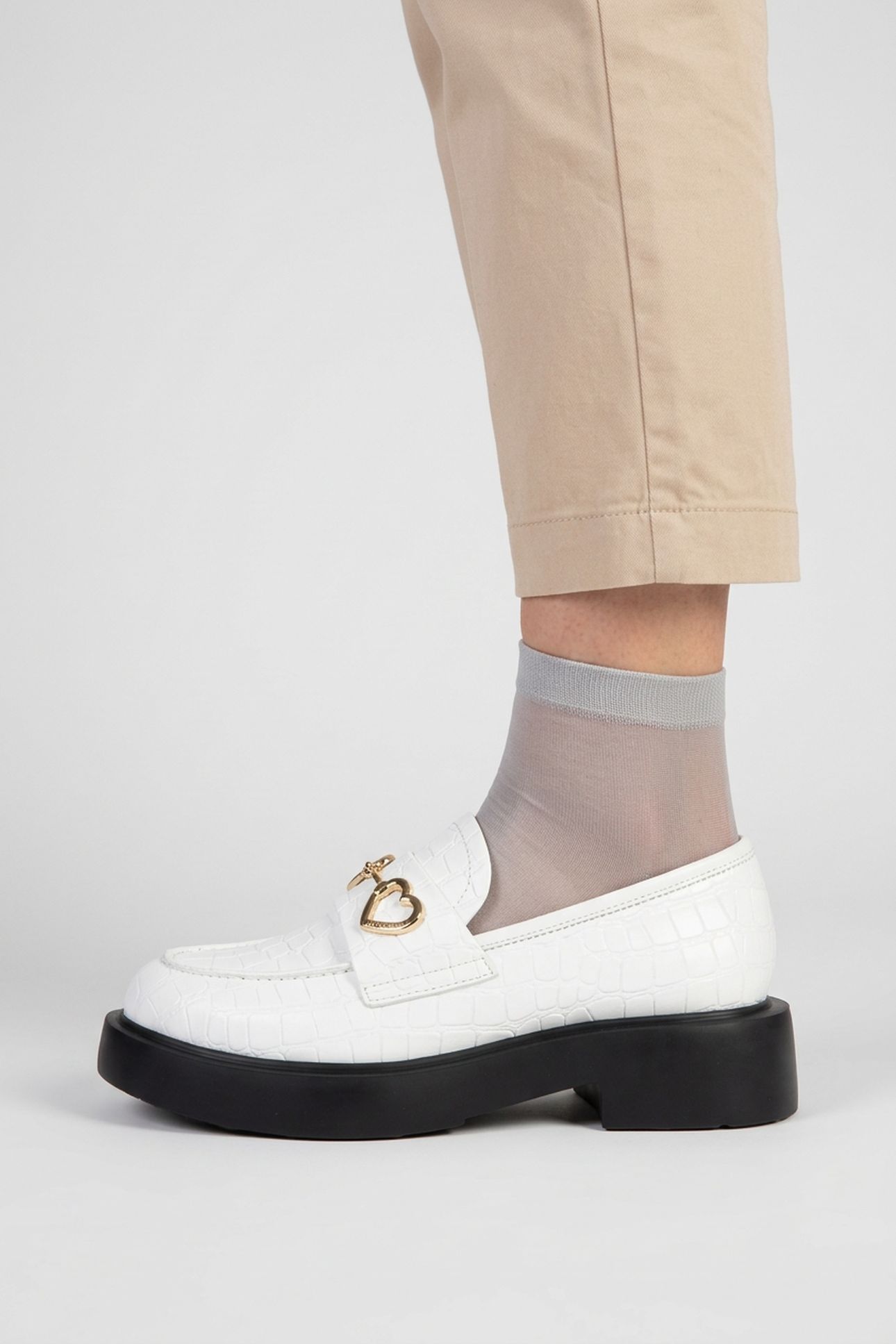 LOAFER WHITE 4
