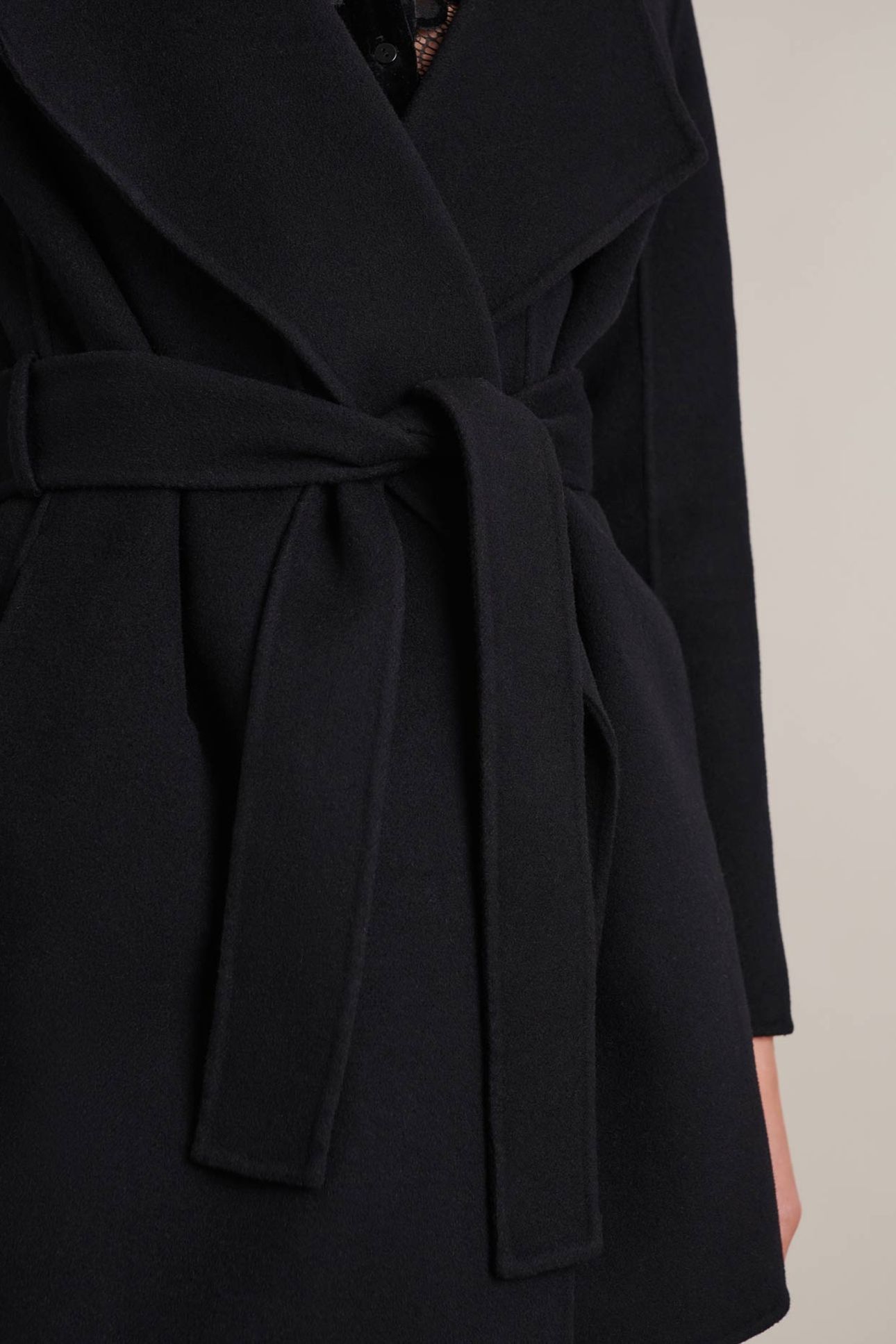 DELACROIX BLACK 4