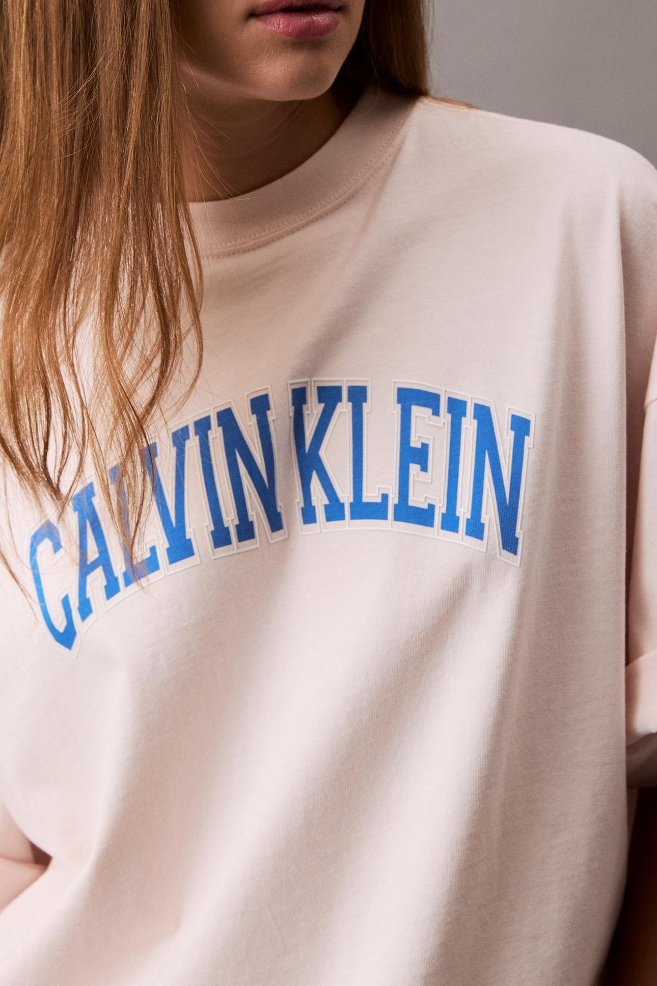 SS BOXY CALVIN KLEIN TEE CRYSTAL PINK 4