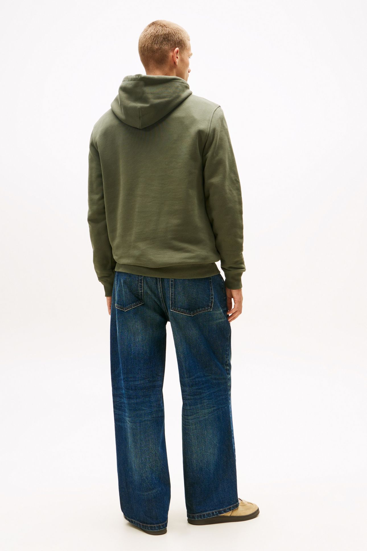 TJM REG BADGE HOODIE PEWTER GREEN TONAL 2