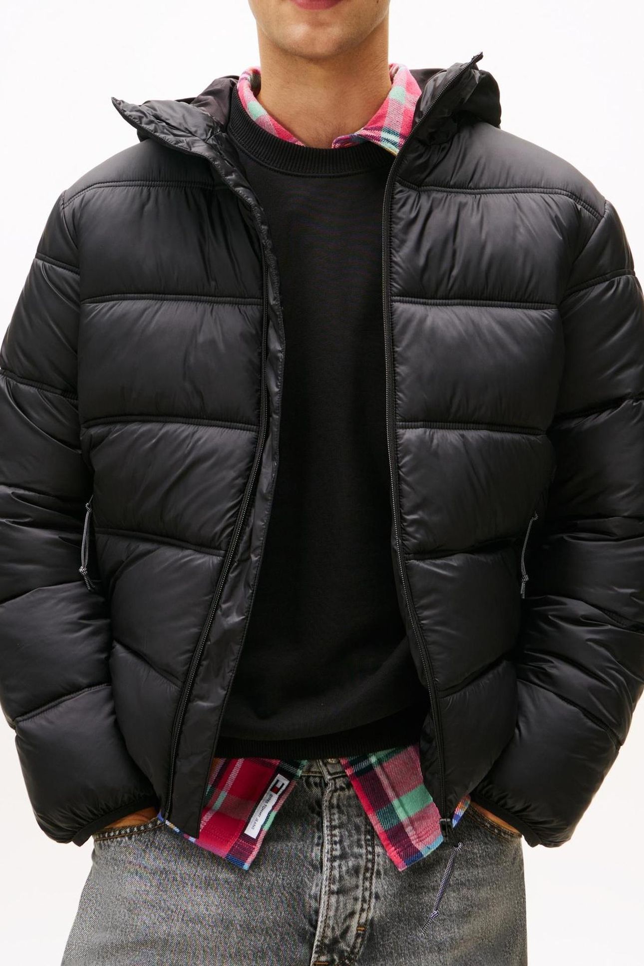 TJM HOODED LOGO JACKET BLACK 5