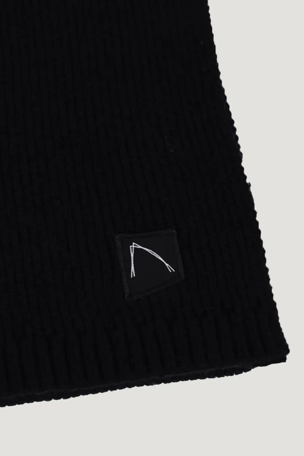 STUBAI SCARF BLACK 3