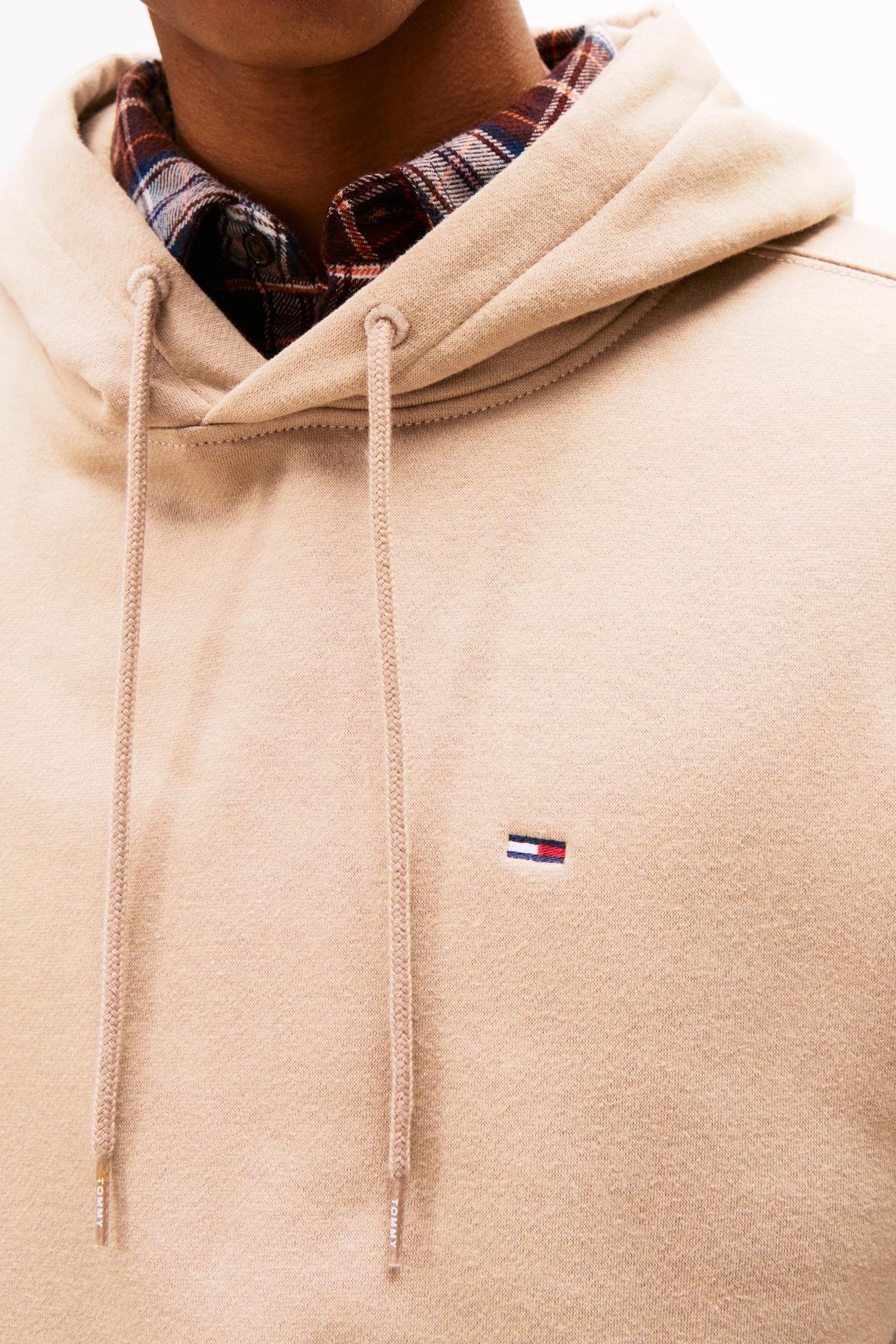 TJM REG FLAG HOODIE COASTAL TAUPE 5