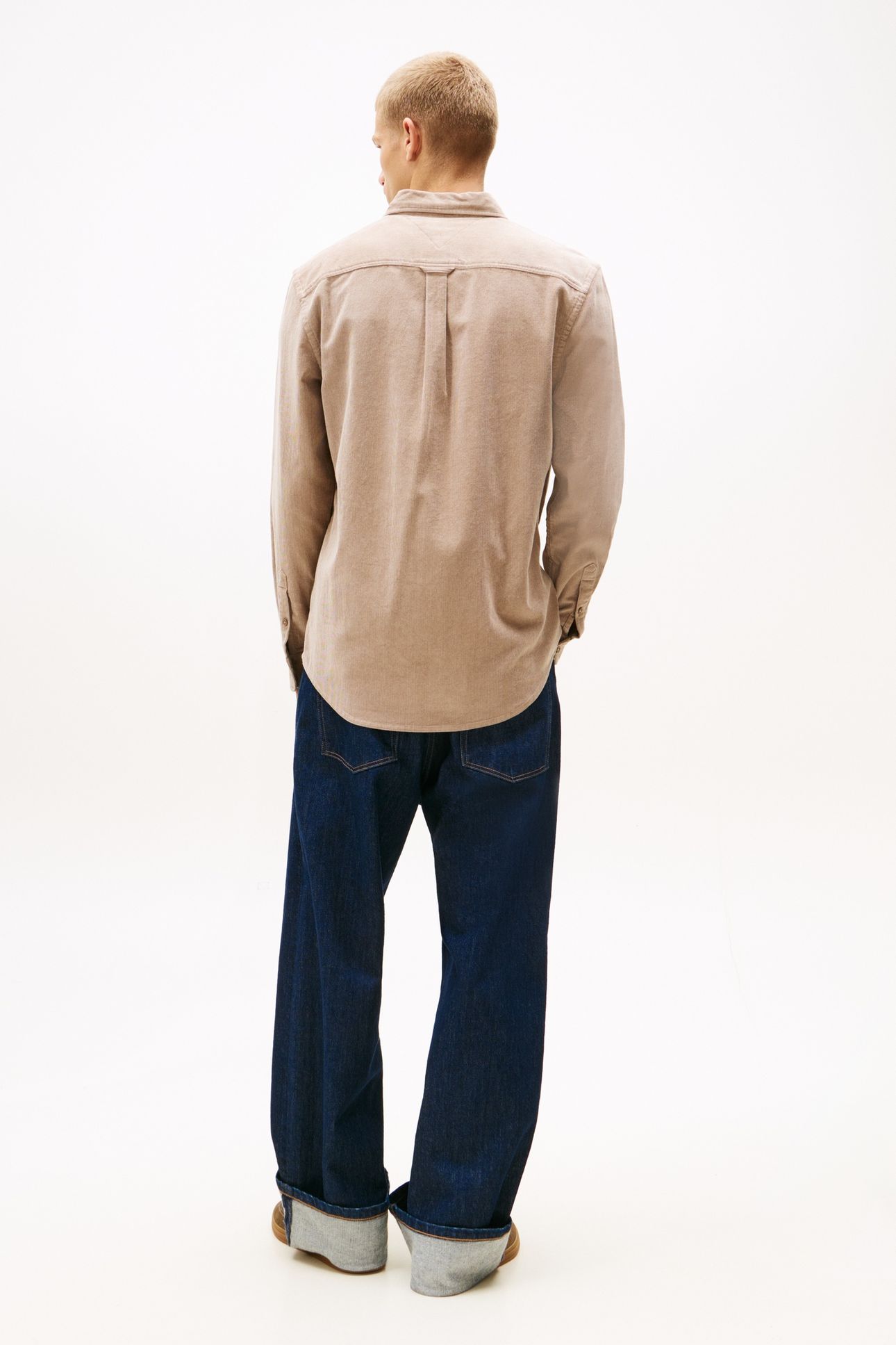 TJM REG BABY CORD SHIRT COASTAL TAUPE 2