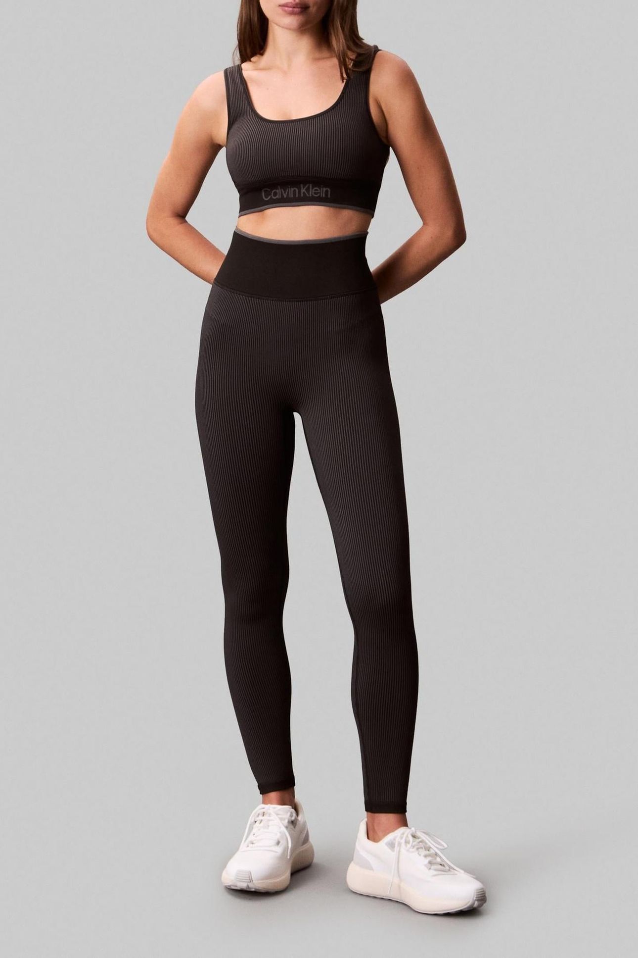 SEAMLESS SPORTS BRA BLACK 3