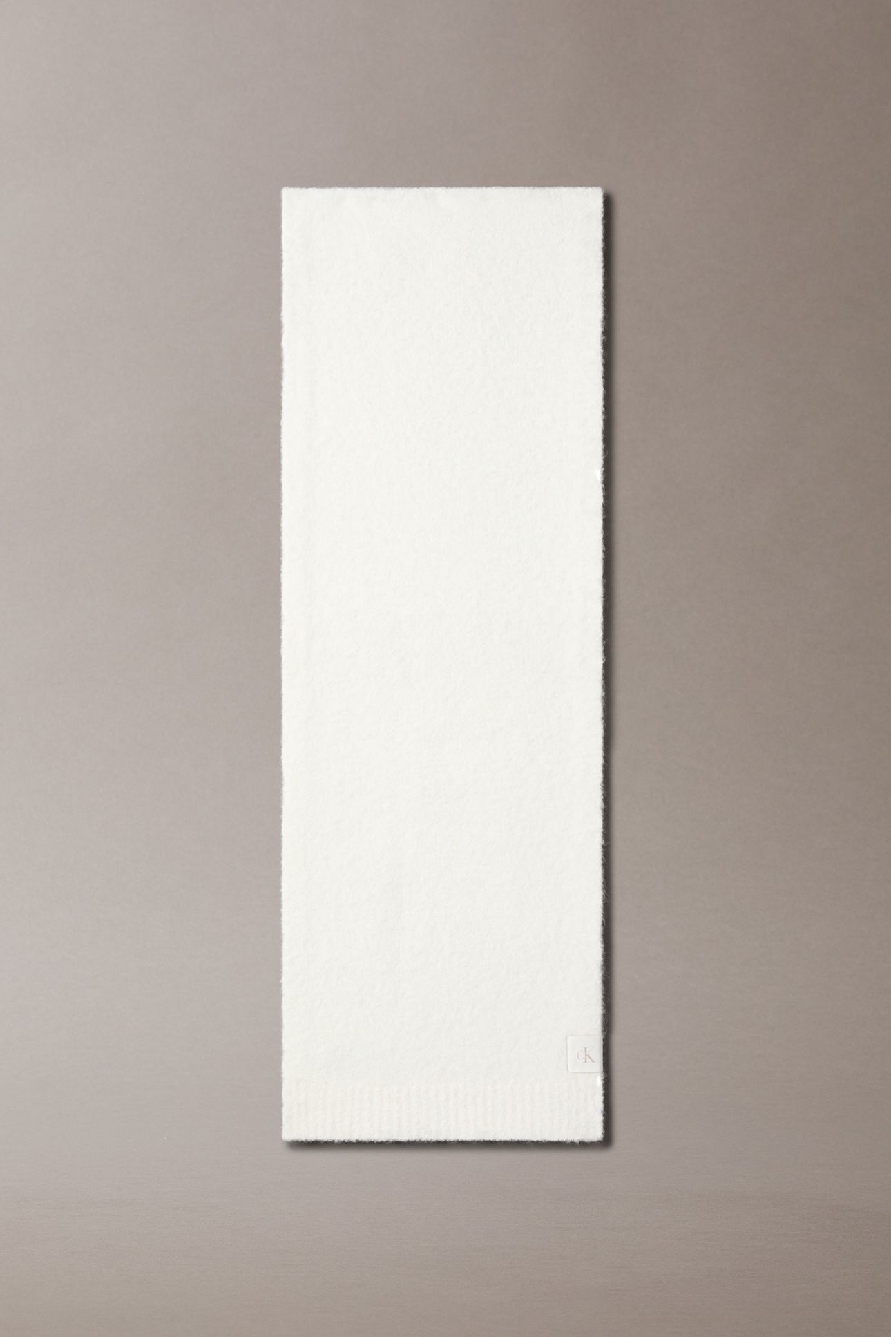 CK PATCH BOUCLE SCARF LILY WHITE 2