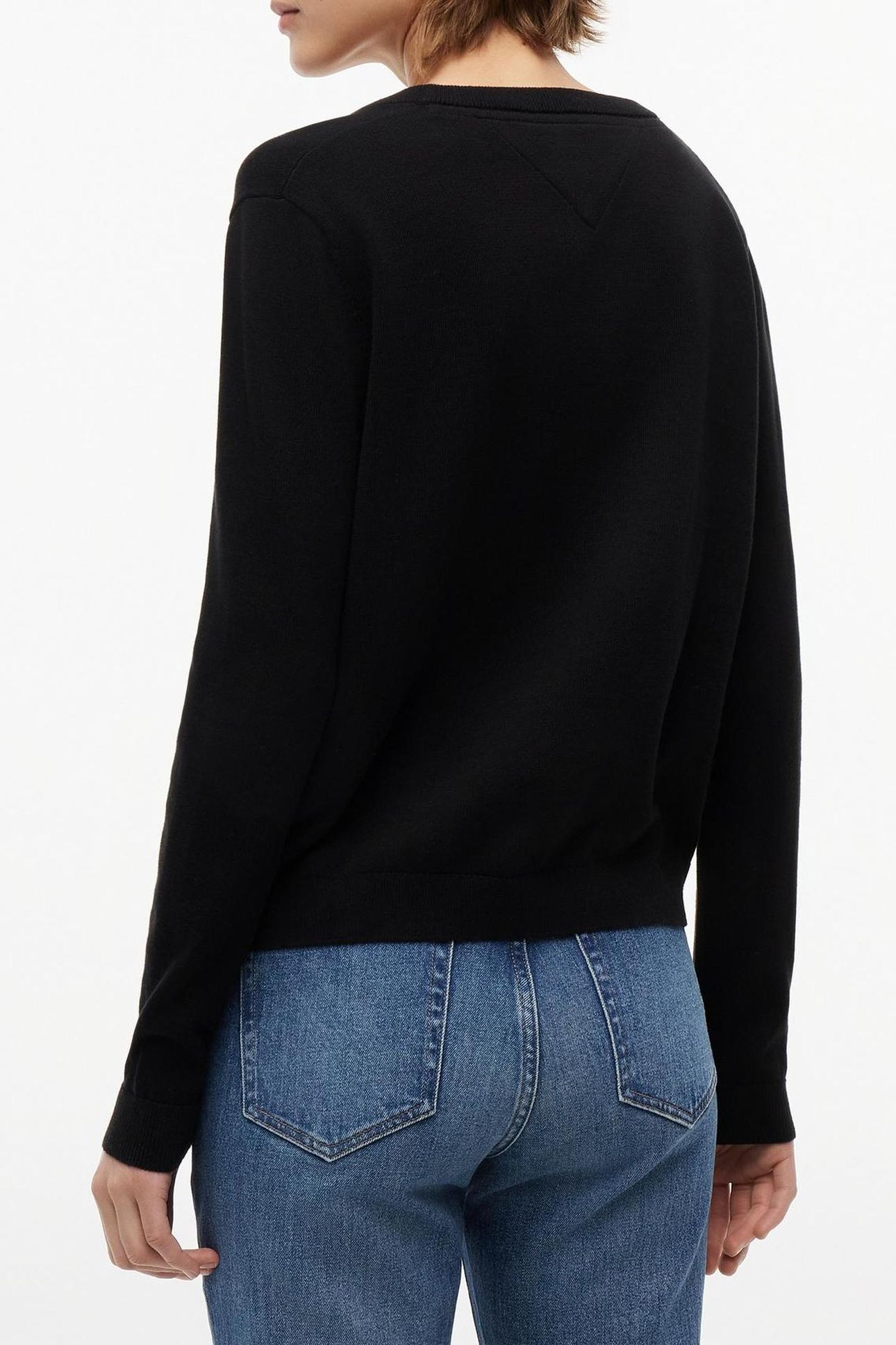 TJW ESSENTIAL VNECK BLACK 2