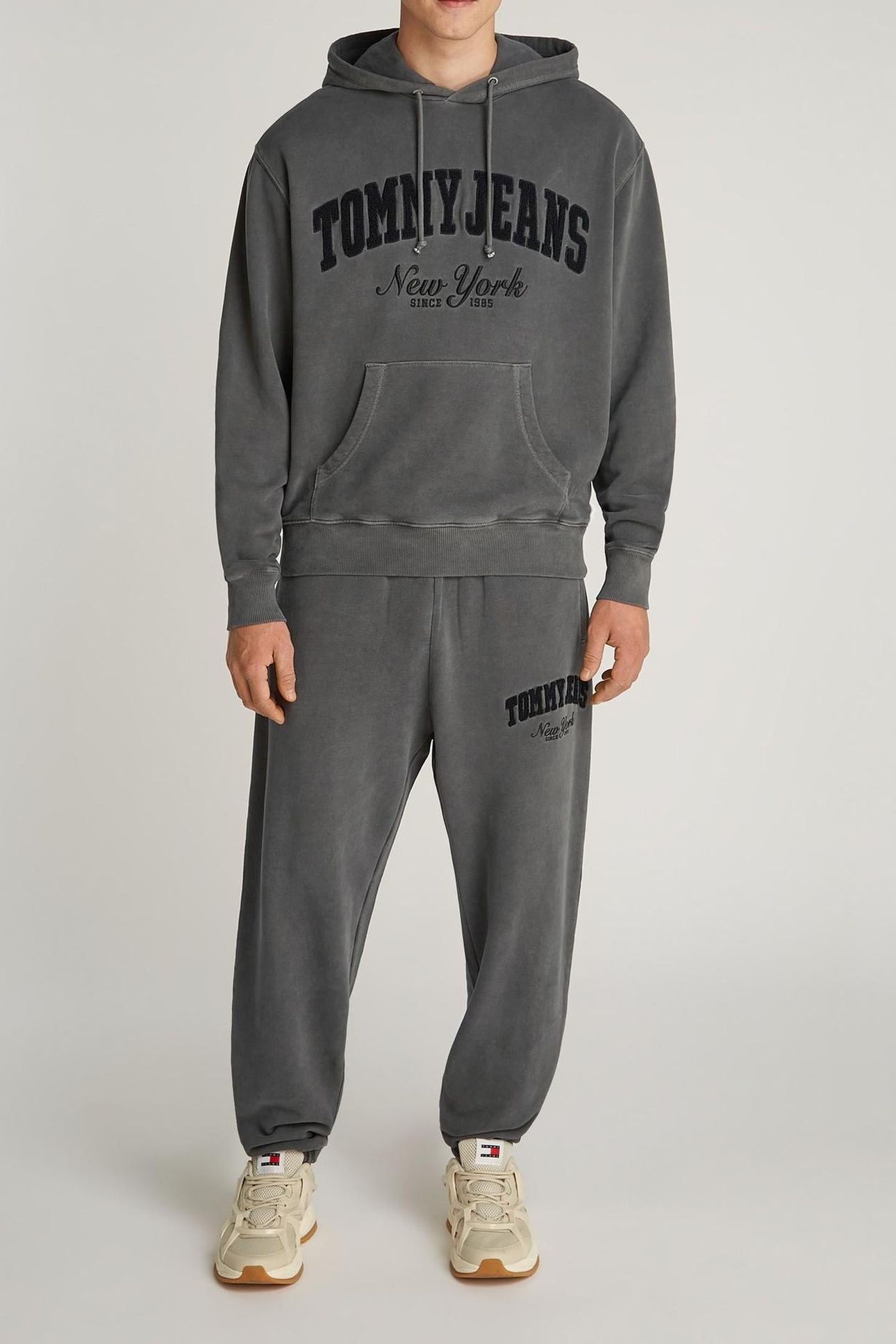 TJM RELAXED VINTAGE VARSITY BLACK 3