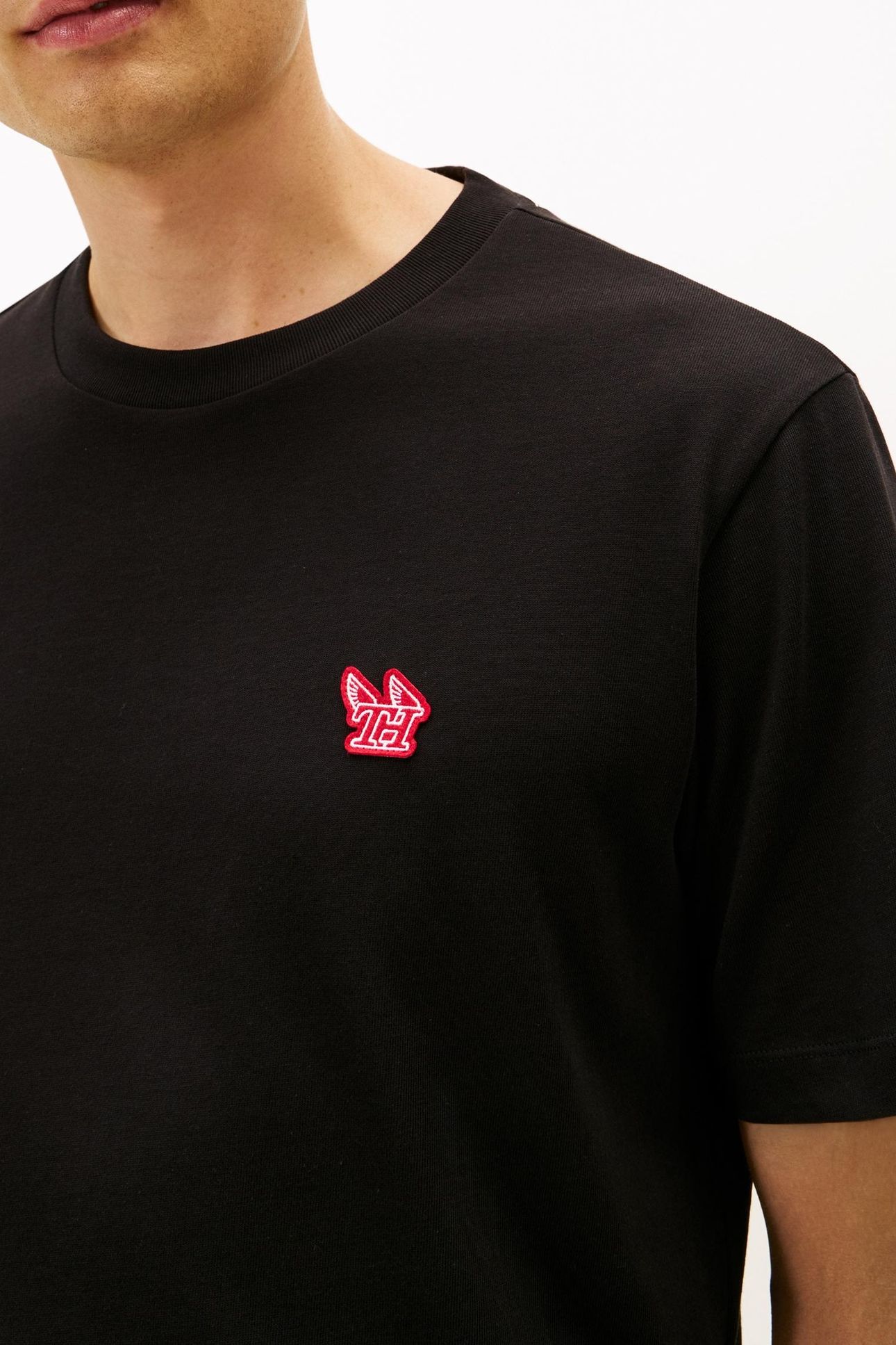 MODERN ATHLEISURE TEE BLACK 5