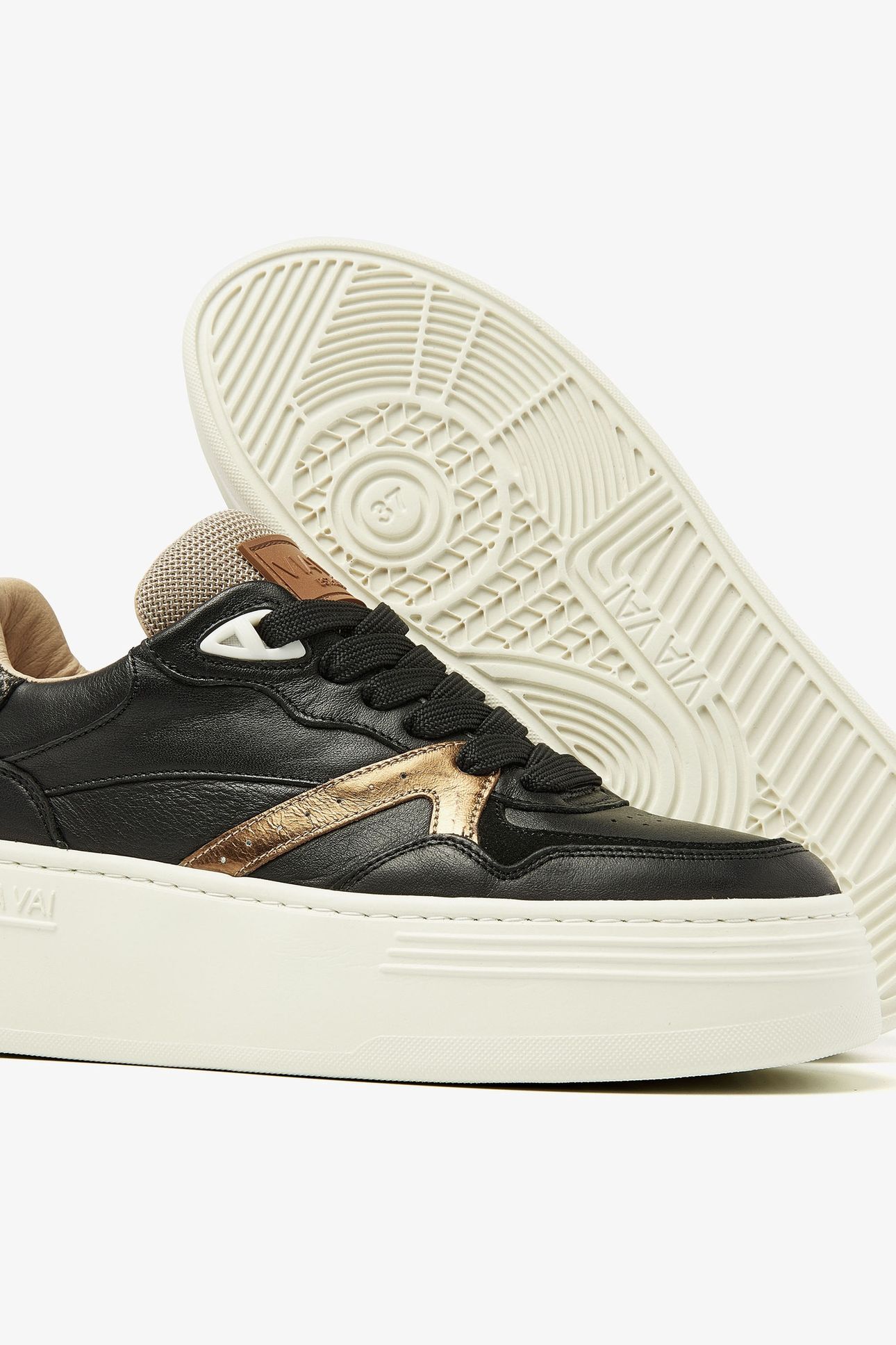 ISA BROOKLYN BLACK 4