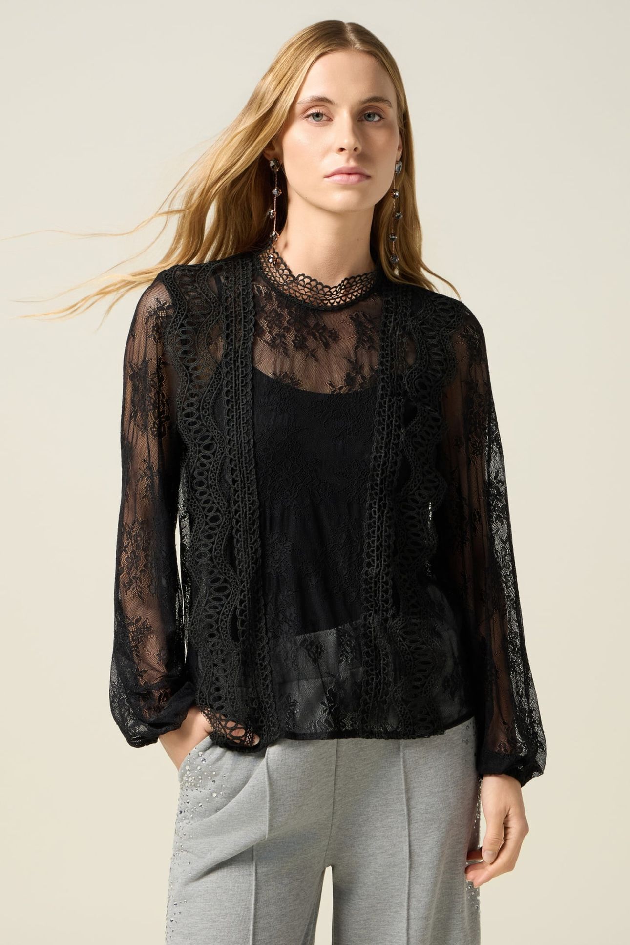 LACE BLOUSE BLACK 1