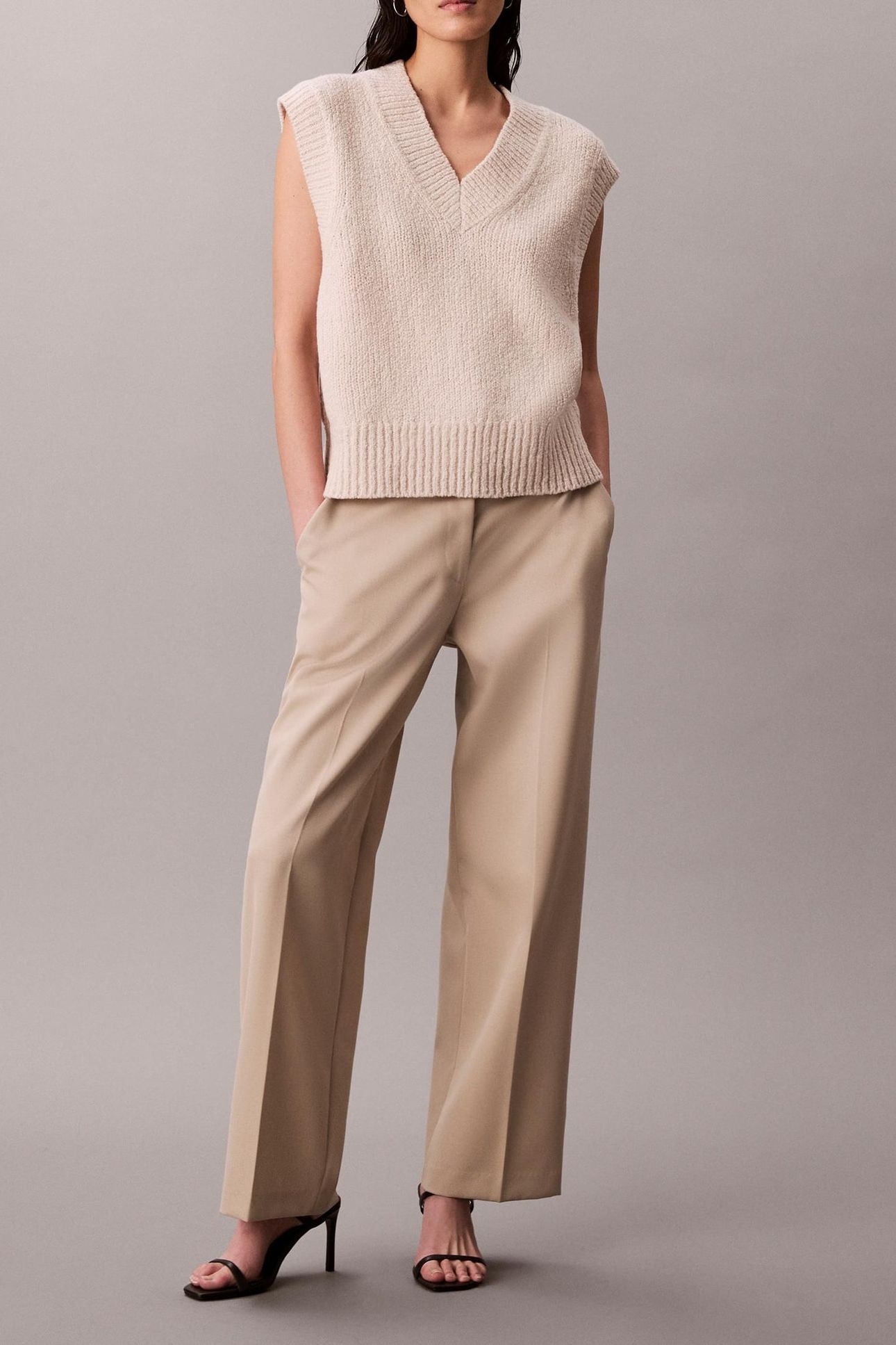 OVERSIZED BOUCLE VEST CHALK 3