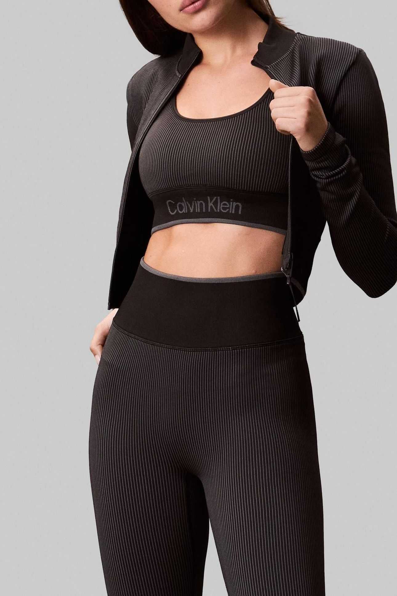 SEAMLESS SPORTS BRA BLACK 6