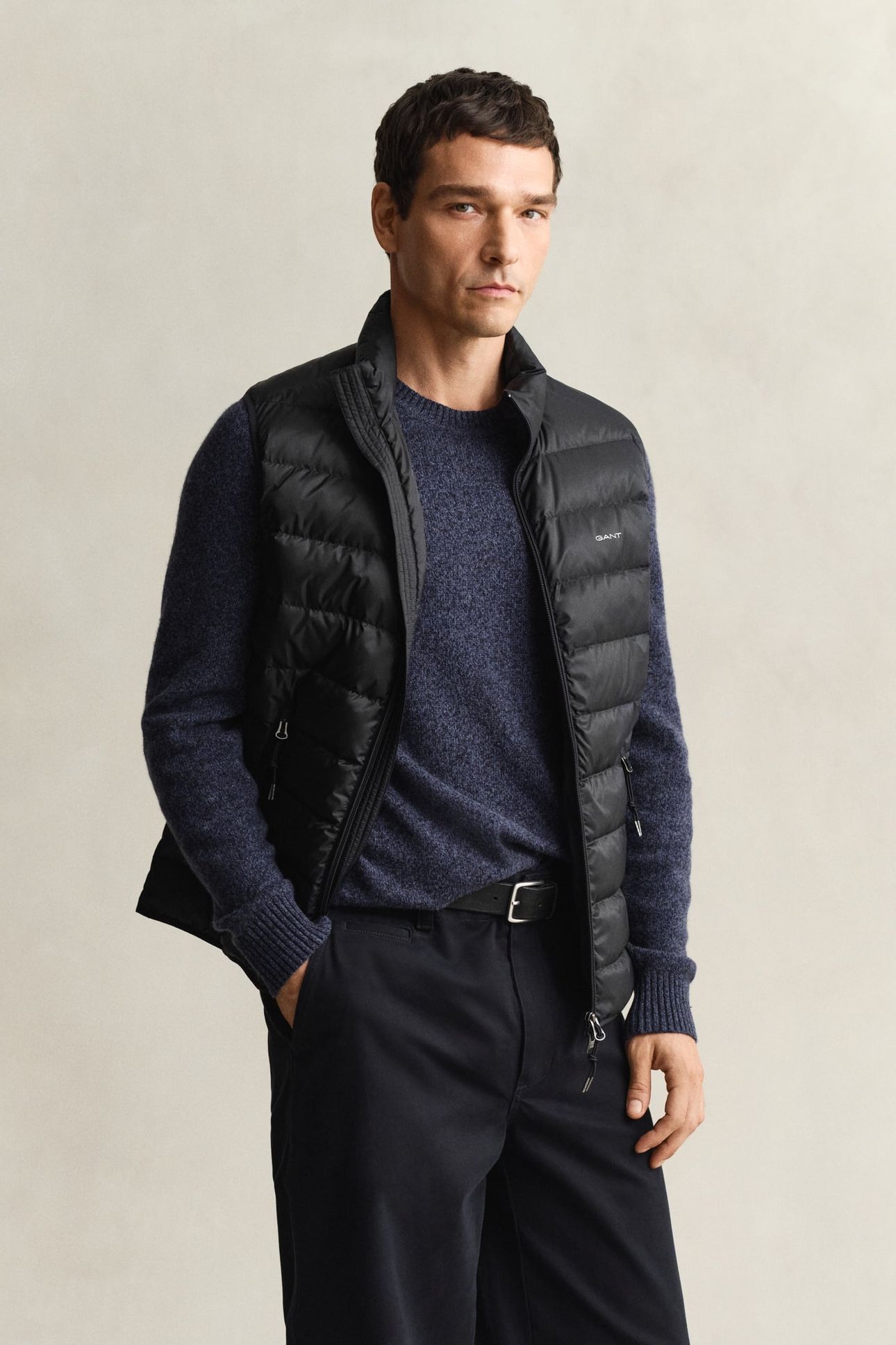 LIGHT DOWN VEST BLACK 1