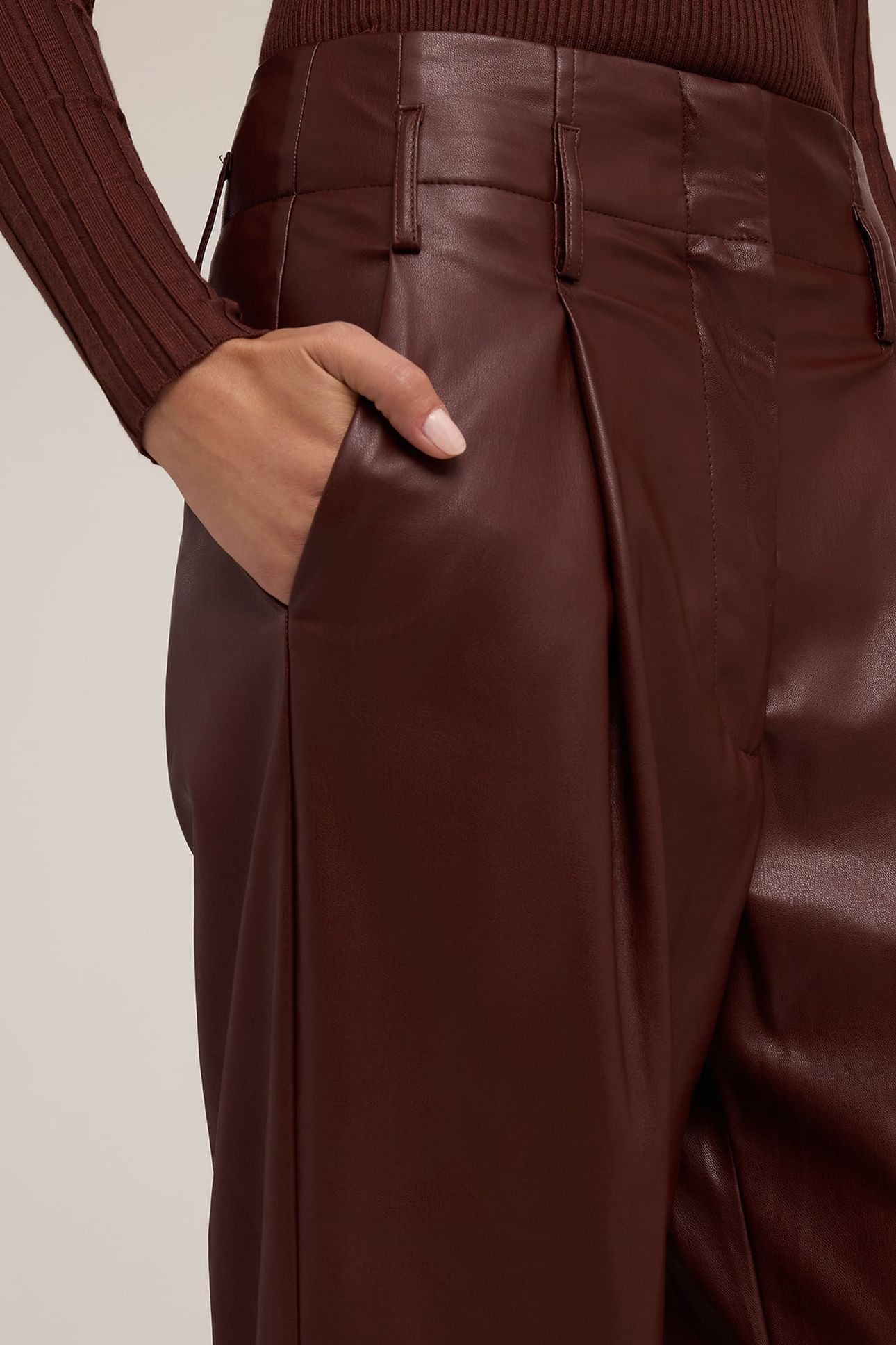 PLEATED TROUSERS IN COATED FABRIC BROWN 5