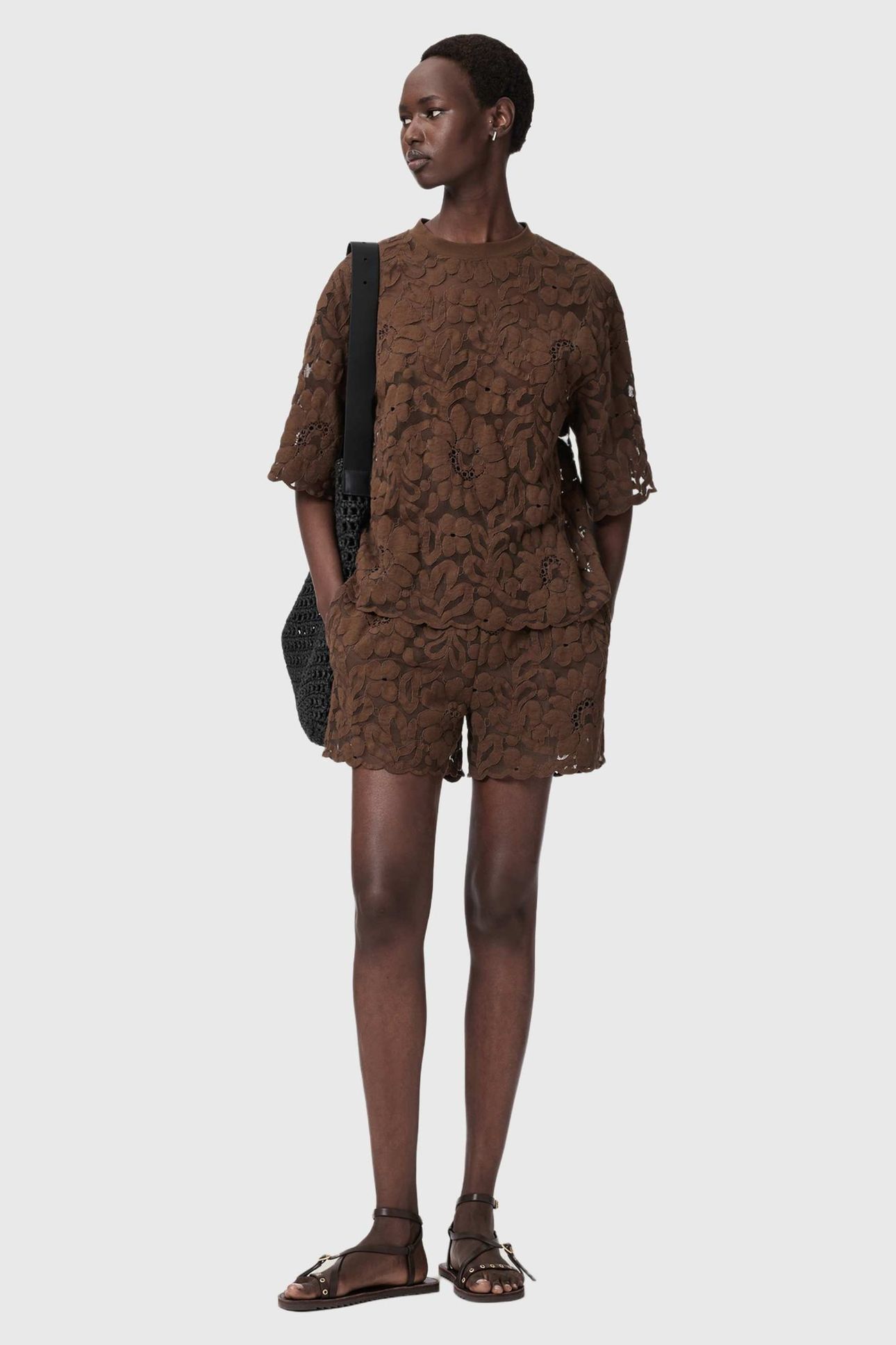 AMELIE LACE SHORT BITTER BROWN 5