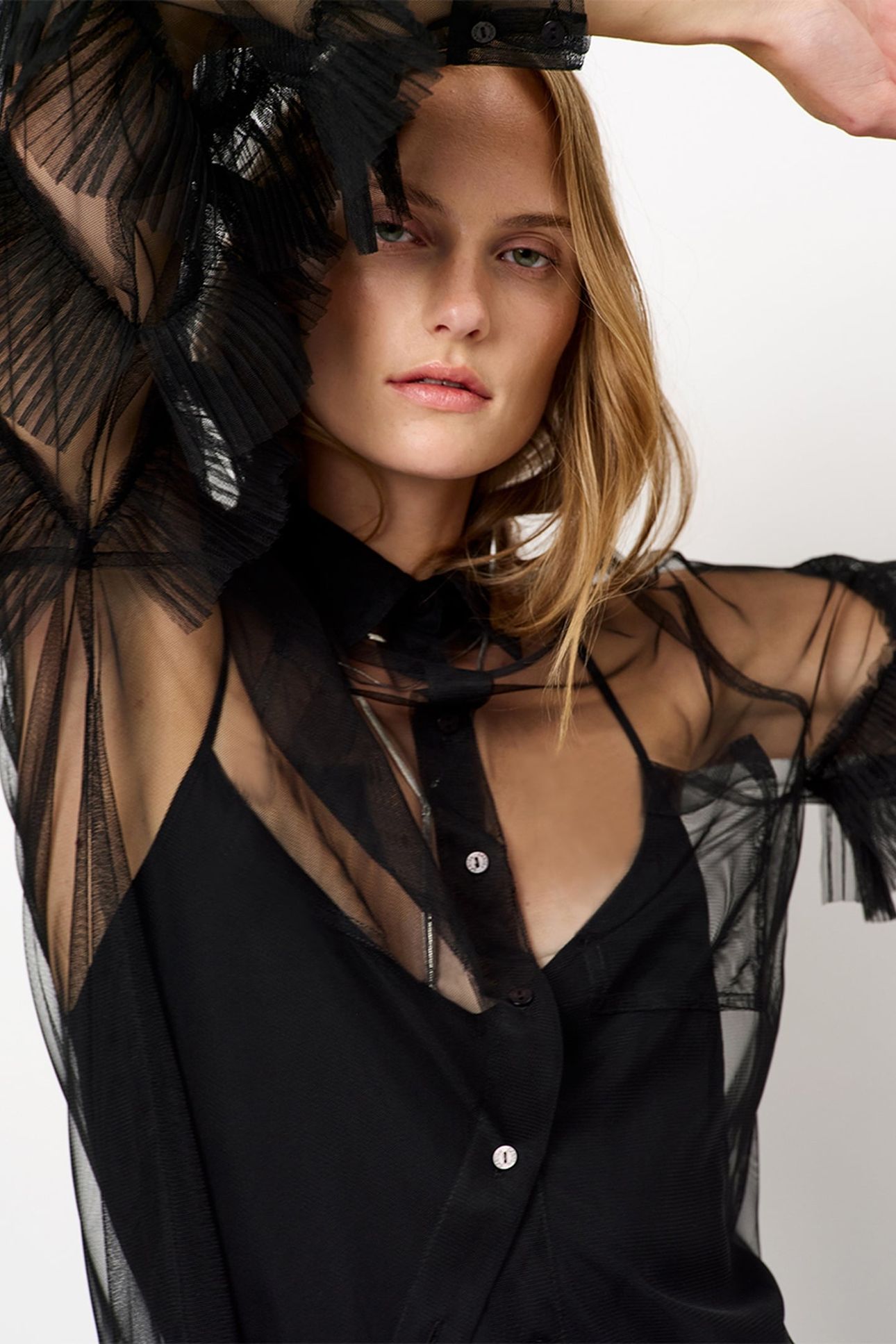 PIERS TULLE RUFFLED SHIRT RAVEN 5