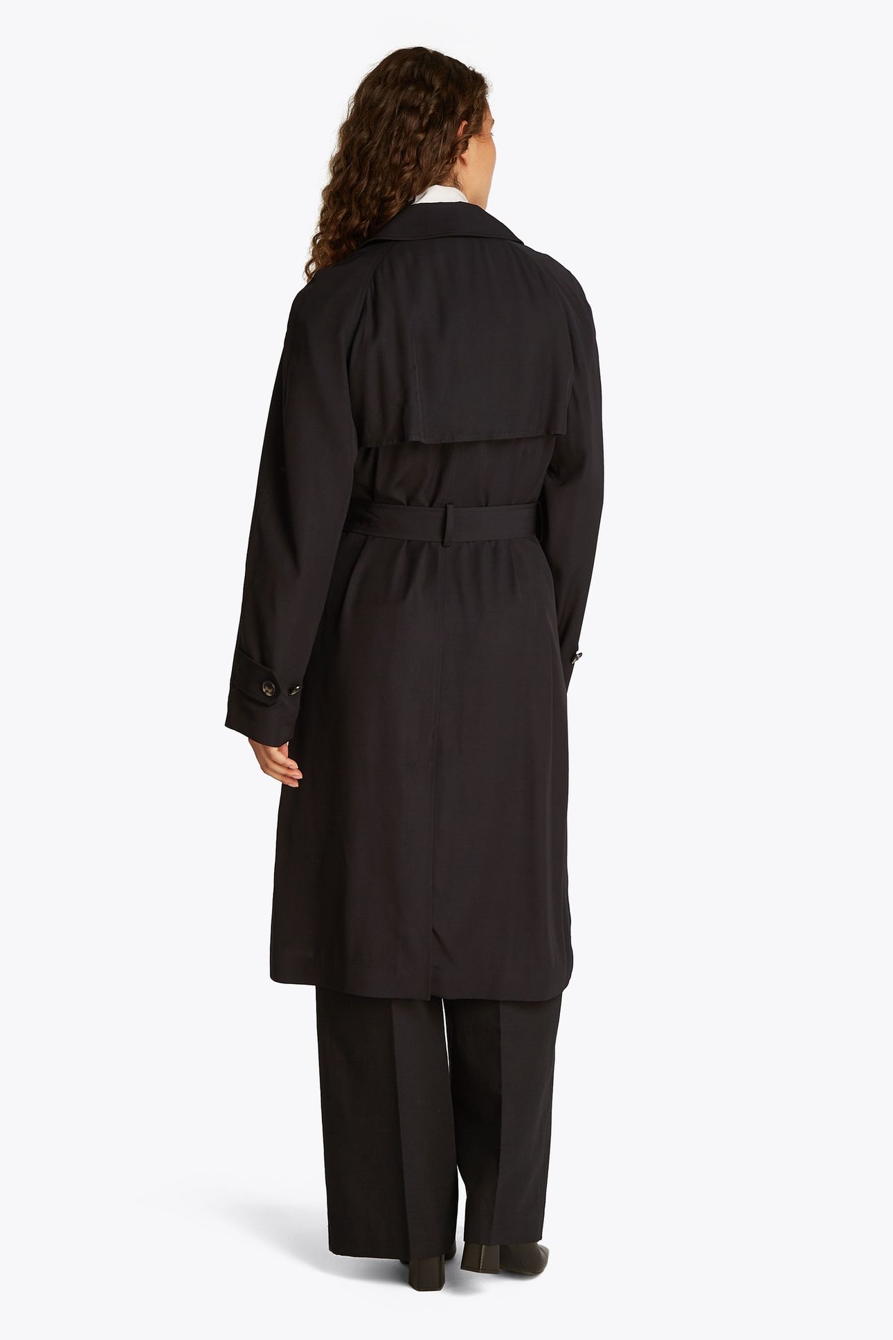 ESSENTIAL FLUID TRENCH BLACK 3
