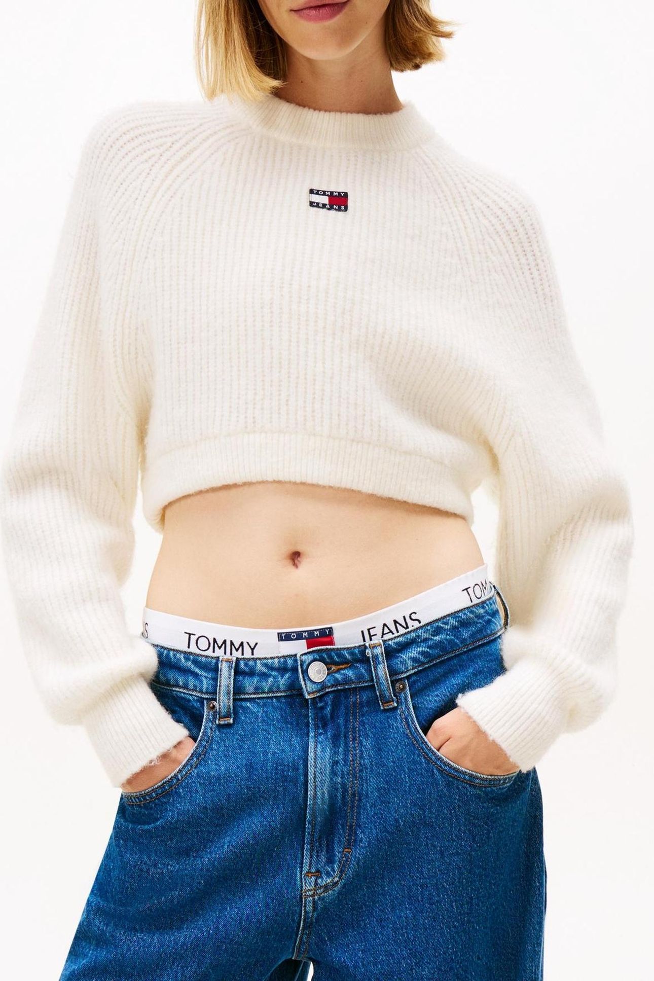 TJW CROP BADGE SWEATER ANCIENT WHITE 1
